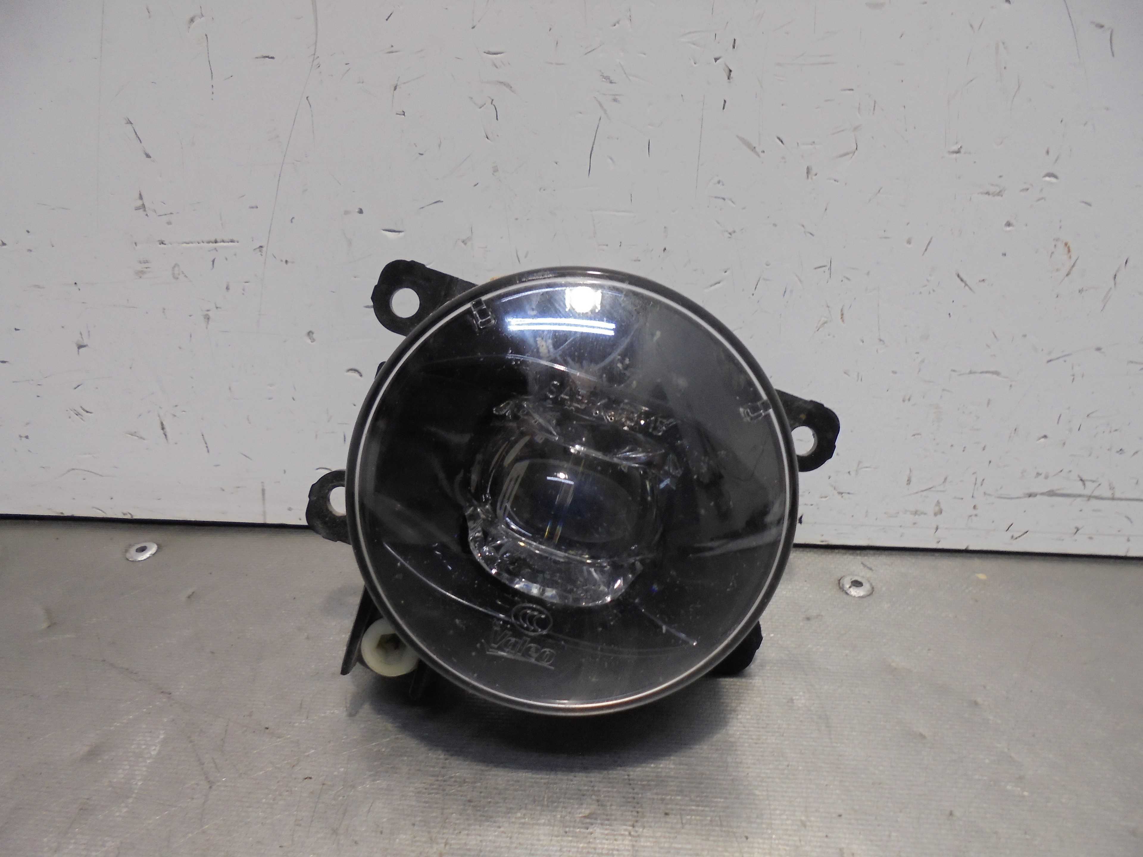 Recambio de faro antiniebla izquierdo para renault captur life referencia OEM IAM 261555538R VALEO 