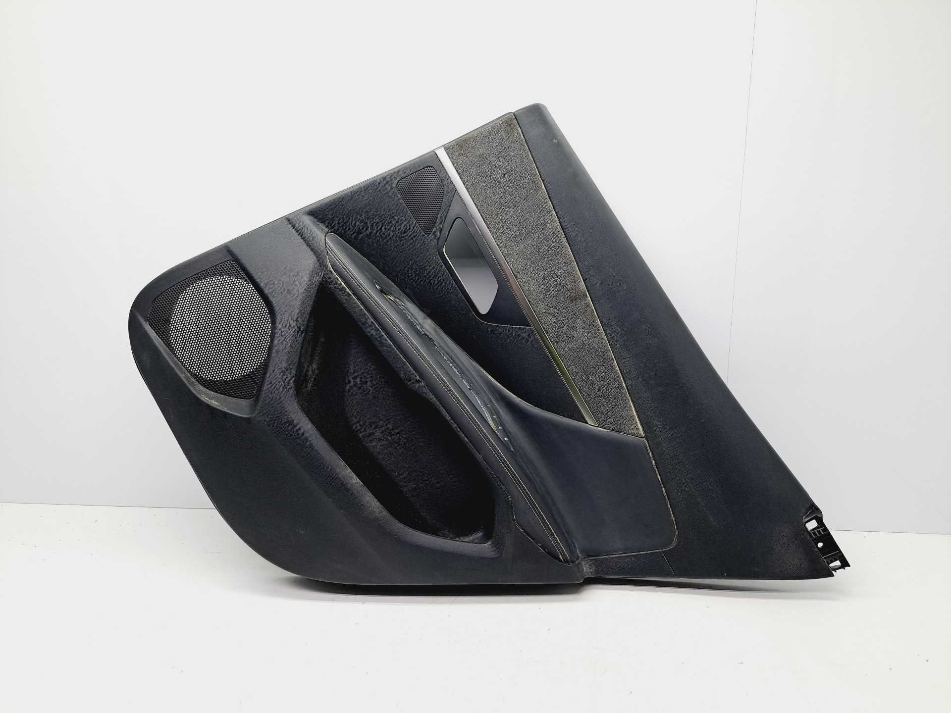 Recambio de guarnecido puerta trasera derecha para peugeot 3008 active referencia OEM IAM 9810516277  