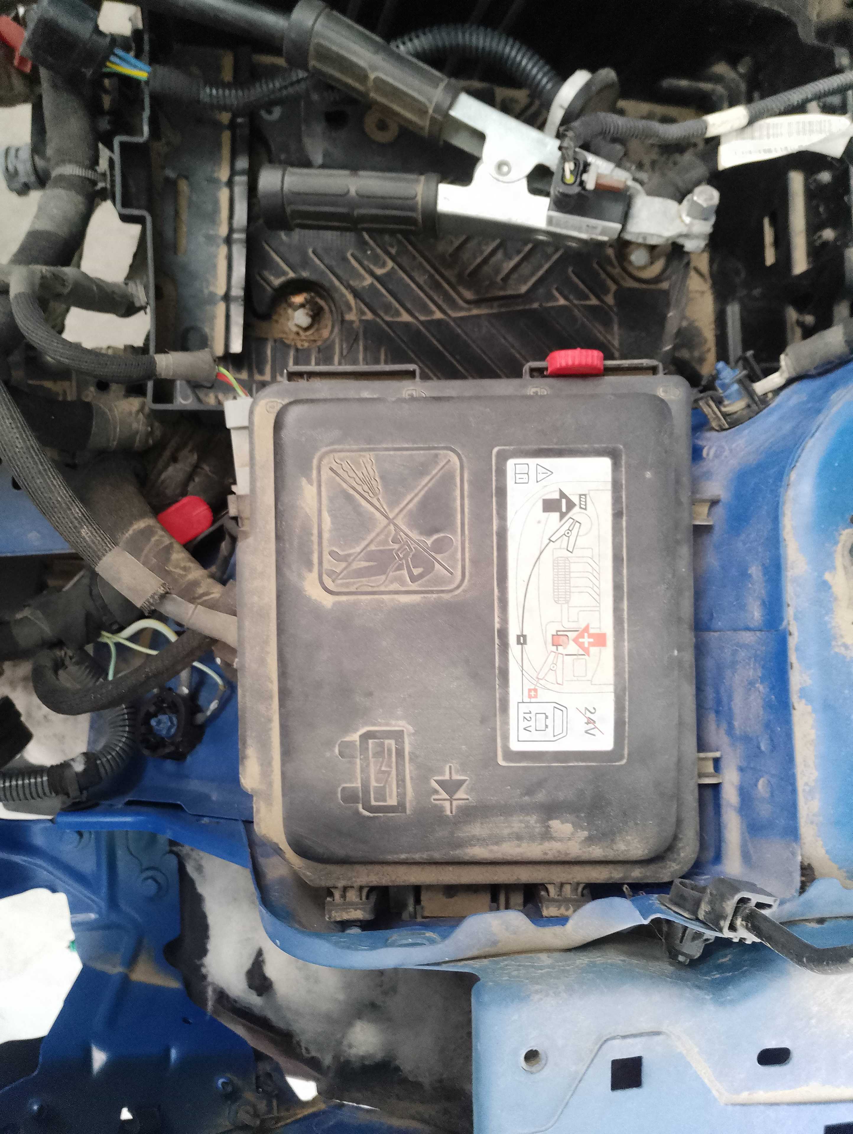 Recambio de caja reles / fusibles para opel corsa f edition referencia OEM IAM   