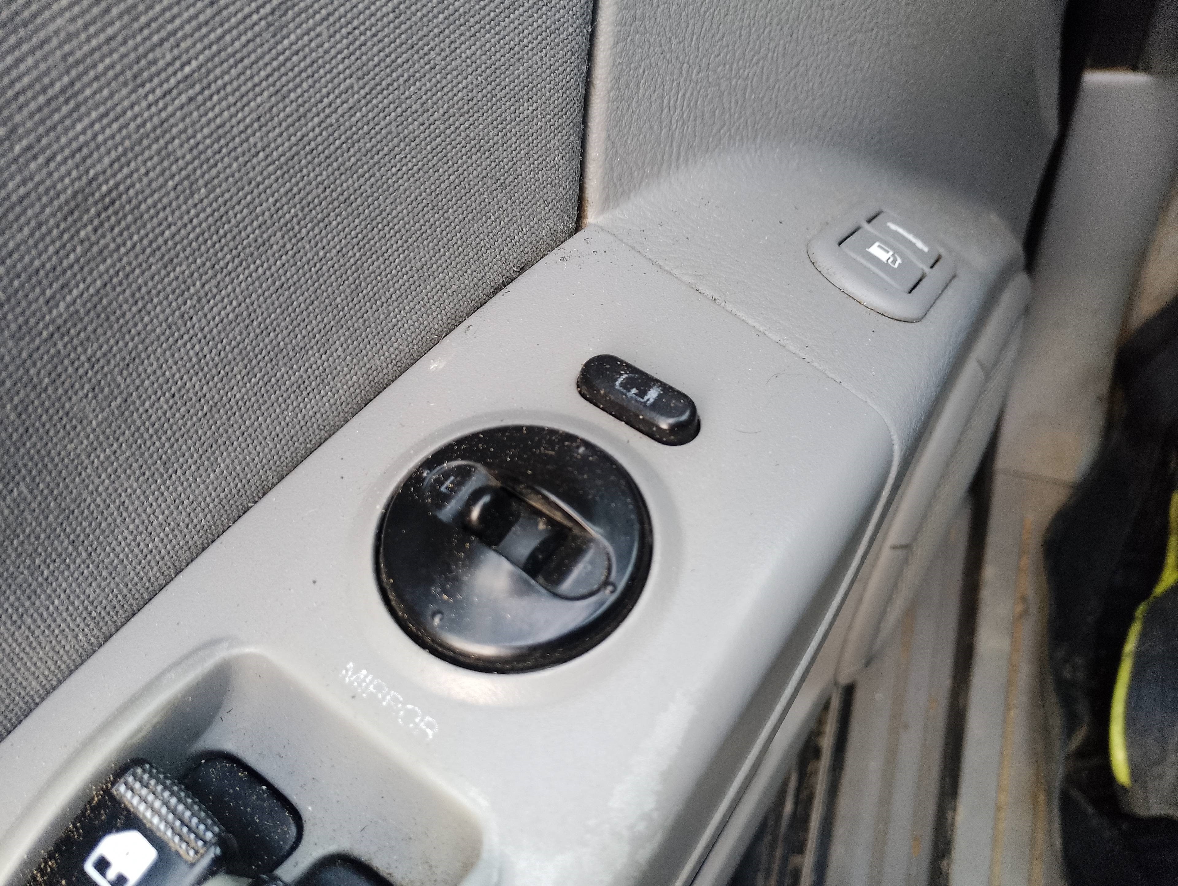 Recambio de mando retrovisor para kia sorento 2.5 crdi active referencia OEM IAM   