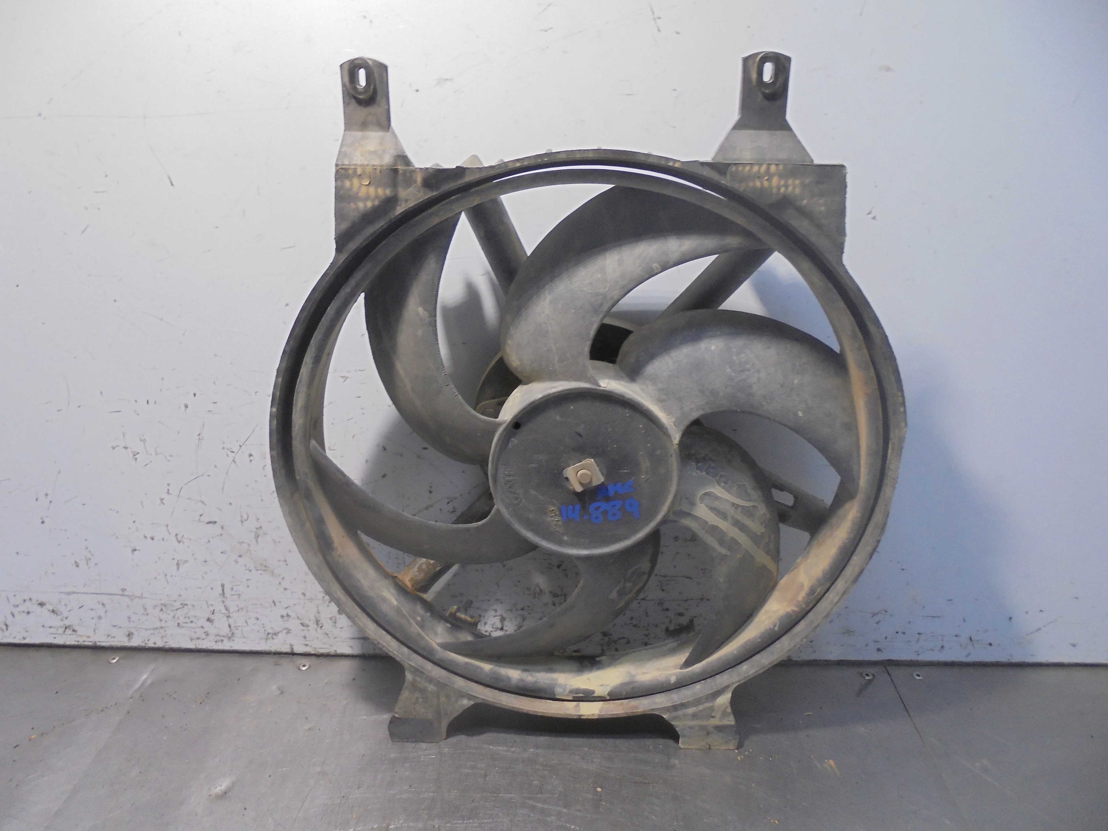Recambio de electroventilador para renault rapid/express (f40) 1.9 diesel referencia OEM IAM 7700784652  
