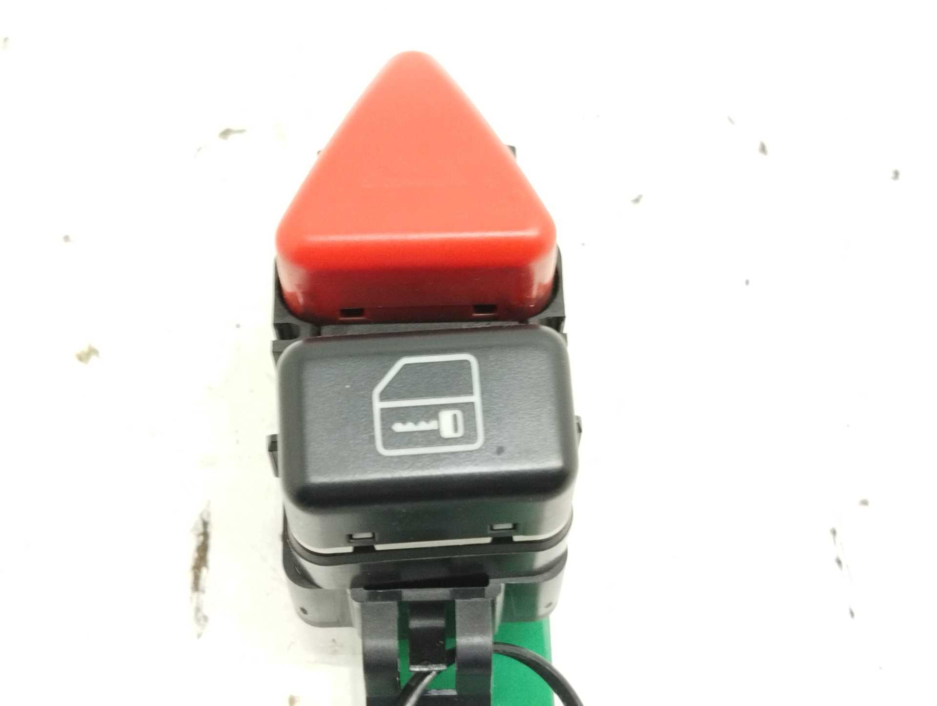 Recambio de mando warning para mercedes-benz clase a (w168) 160 (168.033) referencia OEM IAM A1688201210 33019001 