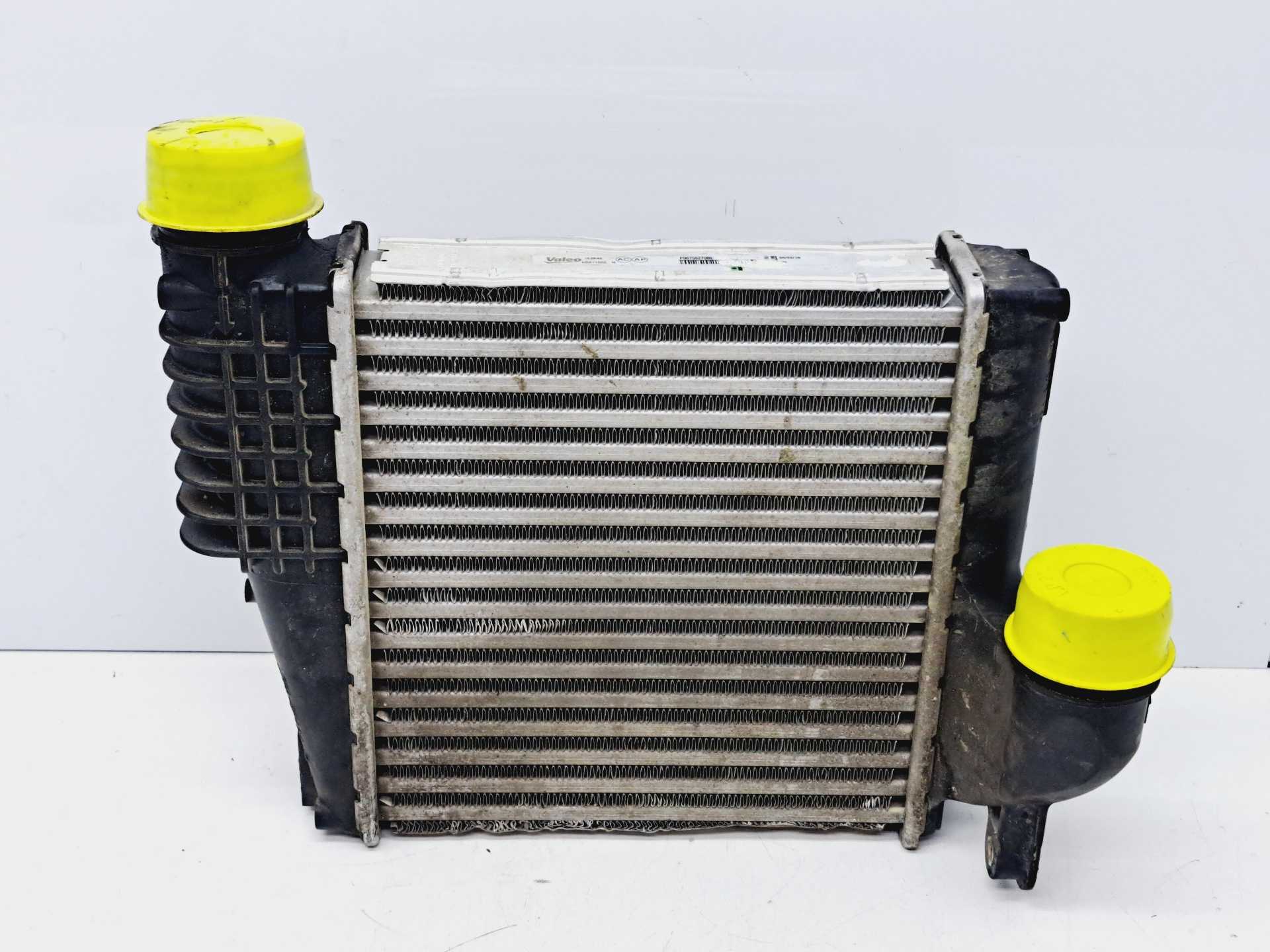 Recambio de intercooler para peugeot 3008 active referencia OEM IAM 09675627980 VALEO 
