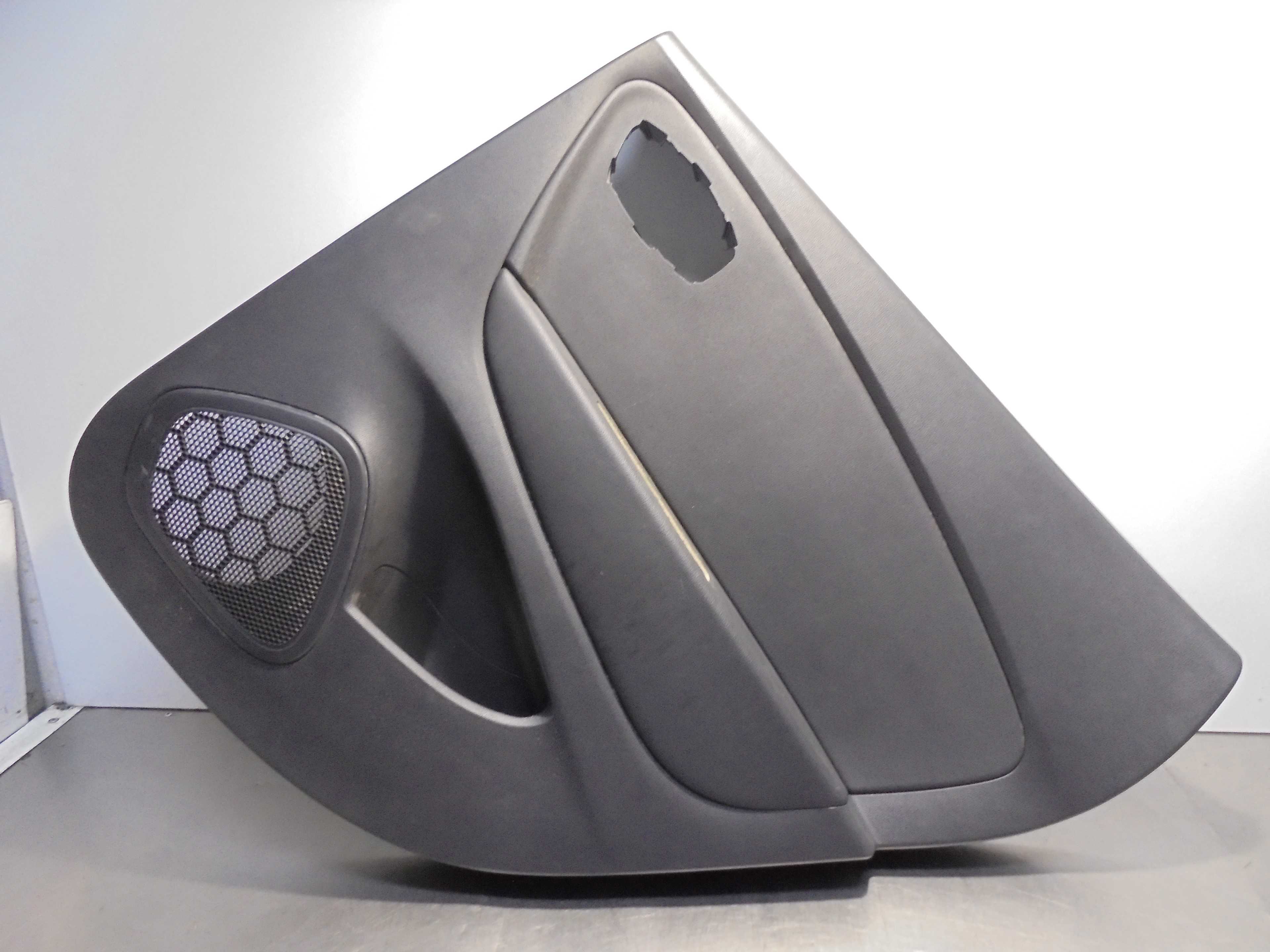 Recambio de guarnecido puerta trasera derecha para renault captur life referencia OEM IAM 829A09396R ANTOLIN 