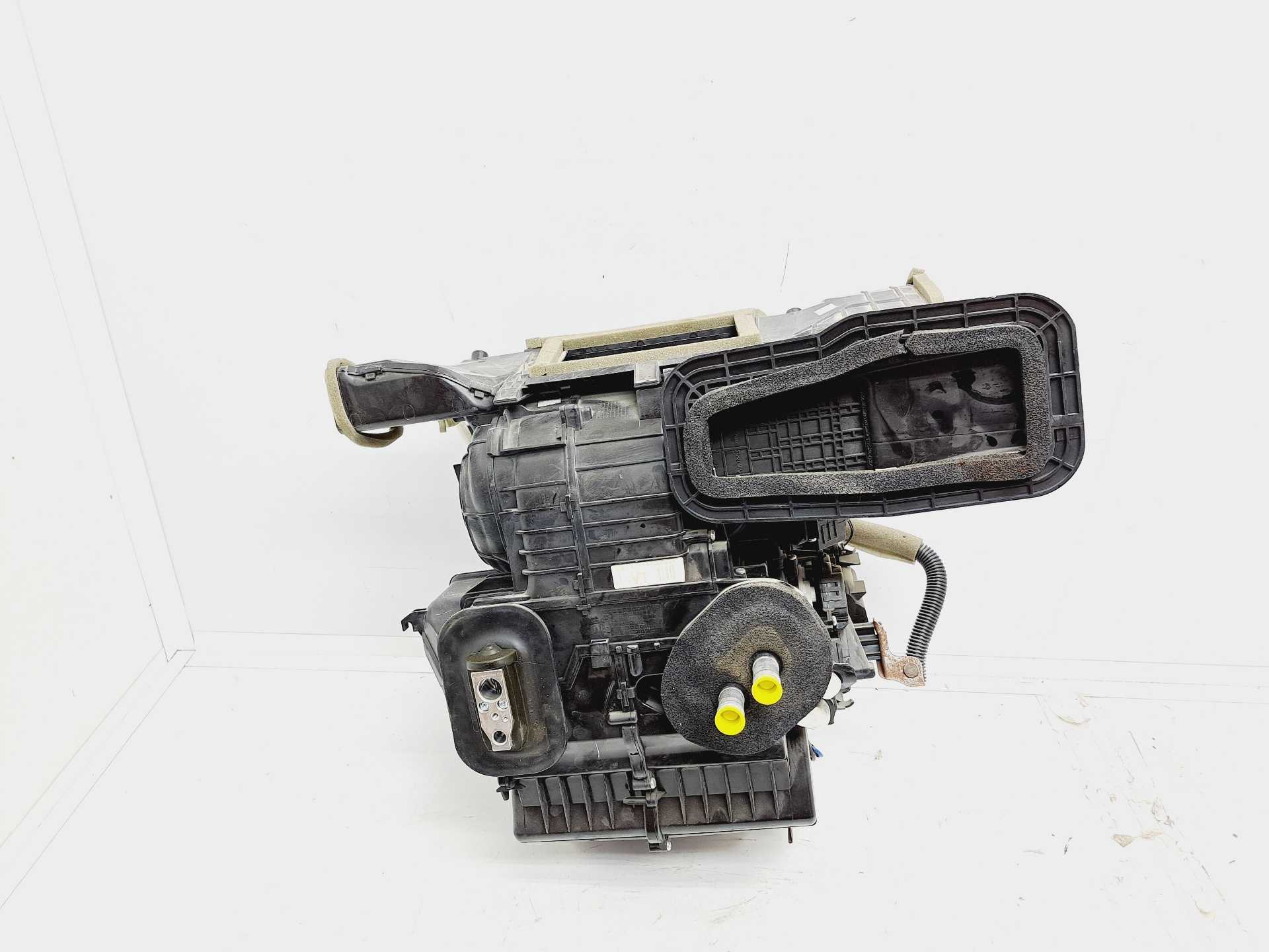 Recambio de caja calefaccion para nissan juke (f15) acenta referencia OEM IAM 27210BF10A 271201KB2A 