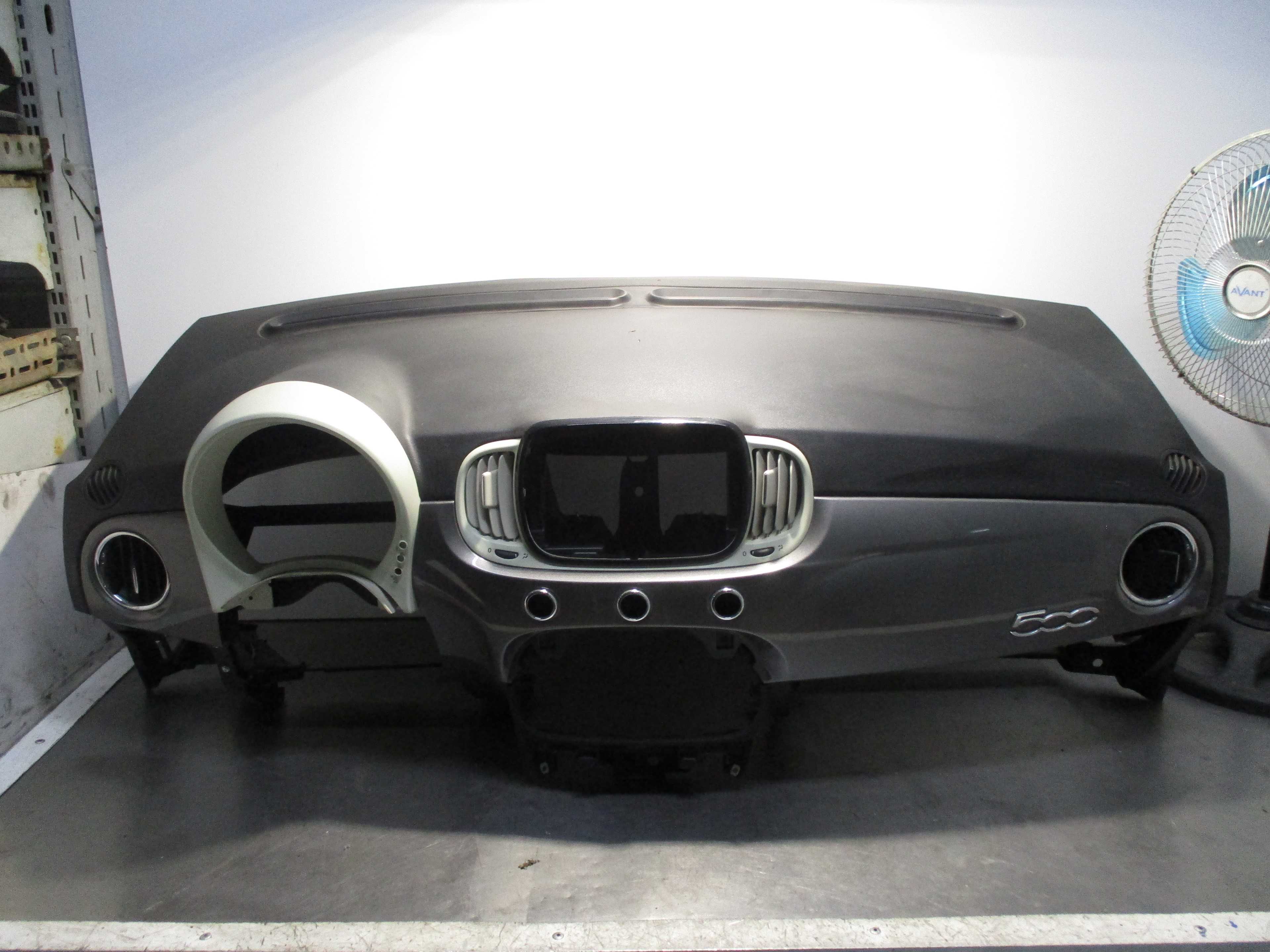 Recambio de salpicadero para fiat nuova 500 (150) blackjack referencia OEM IAM 735577858  