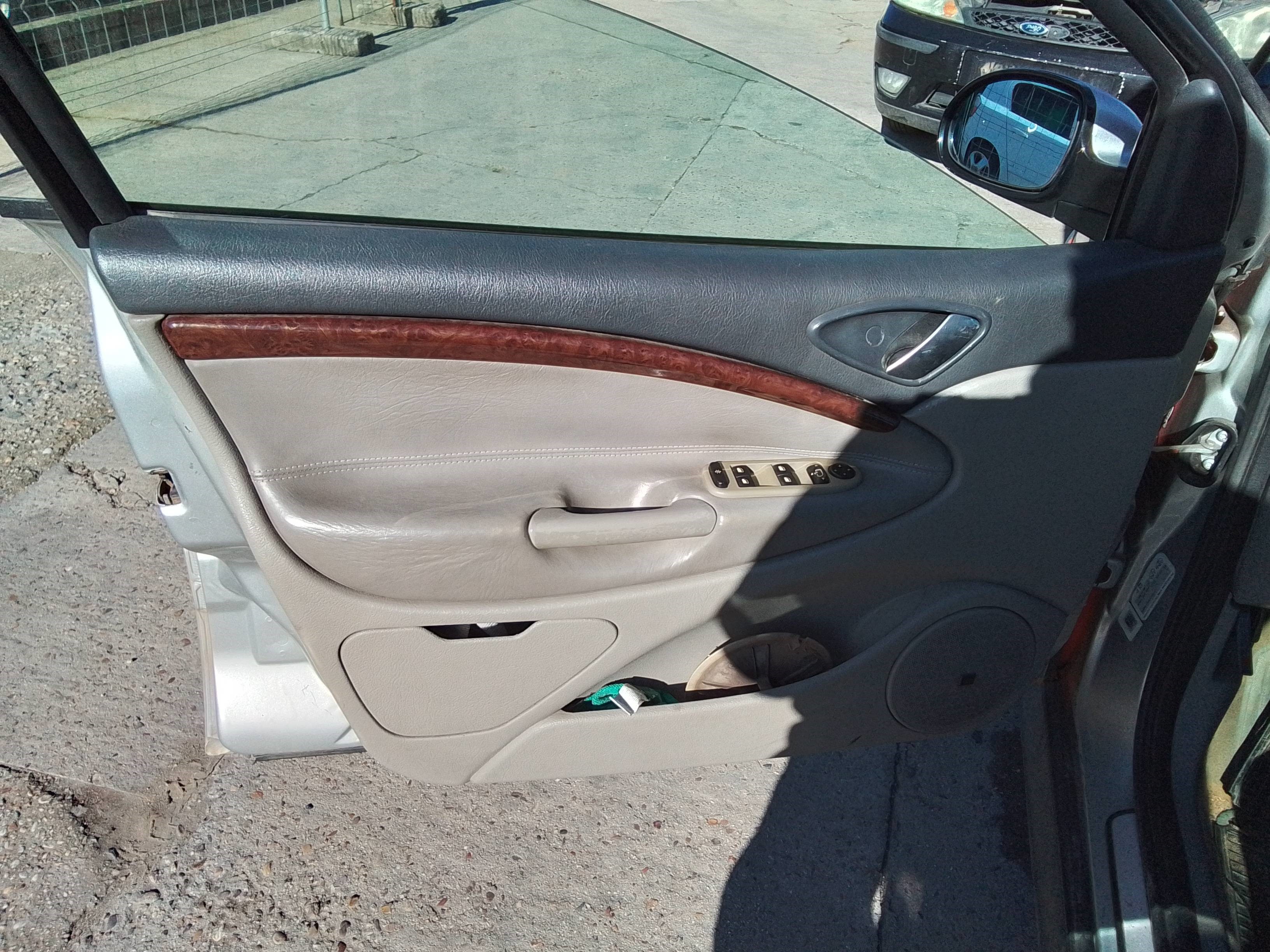 Recambio de guarnecido puerta delantera izquierda para citroën c5 break exclusive referencia OEM IAM   