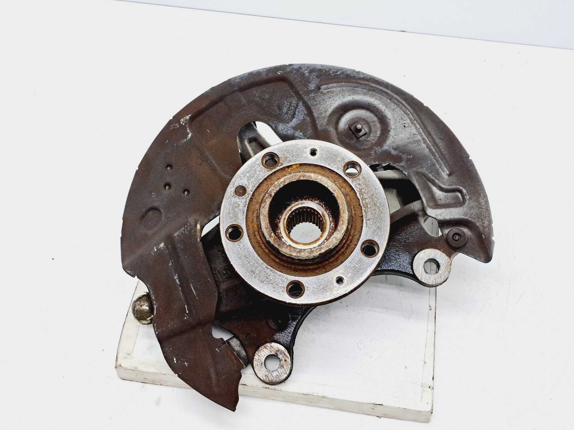 Recambio de mangueta delantera derecha para peugeot 3008 active referencia OEM IAM 98201553W  