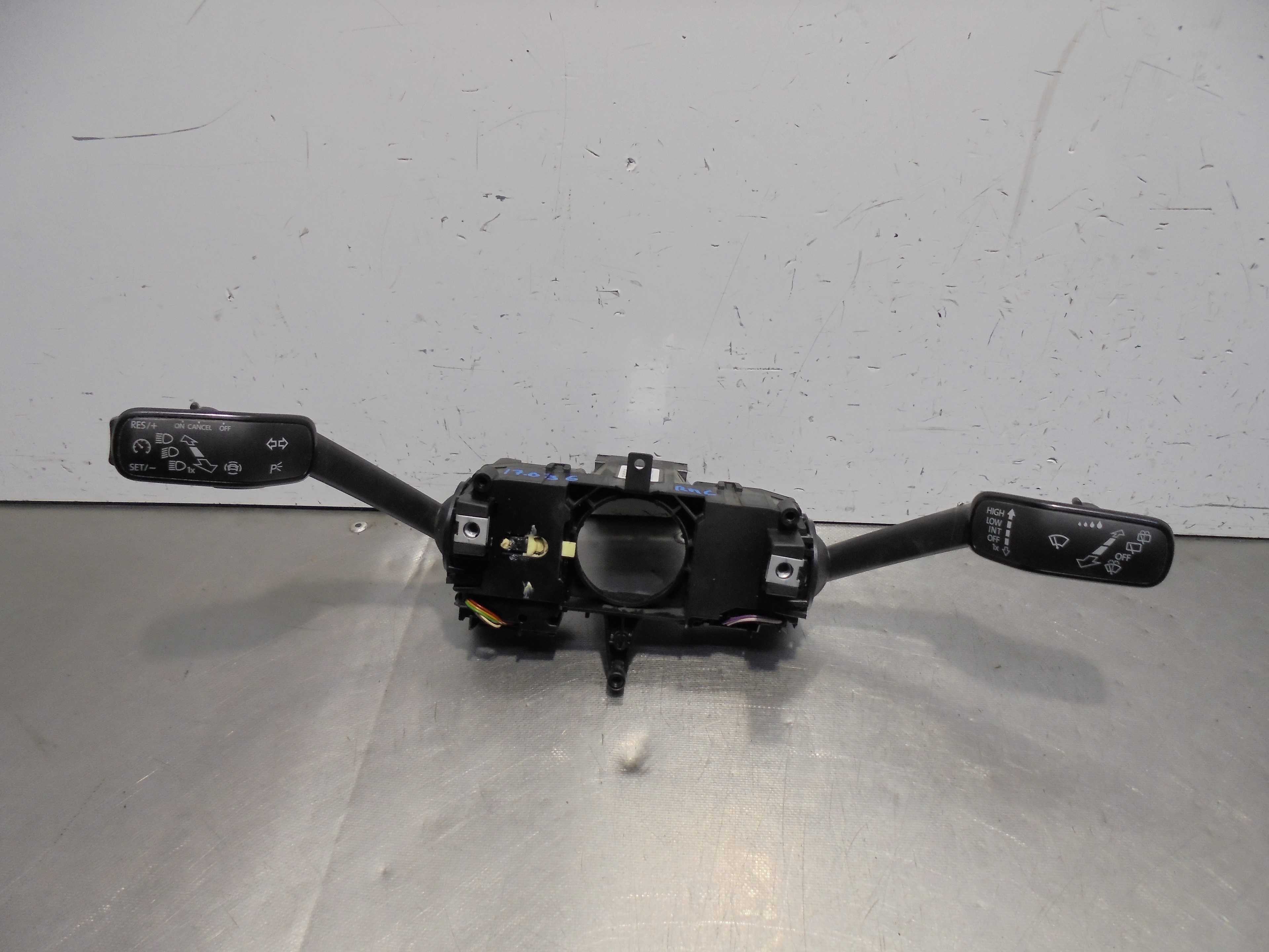 Recambio de mando intermitentes para skoda kamiq (nw4) active referencia OEM IAM 2Q1953507AE  