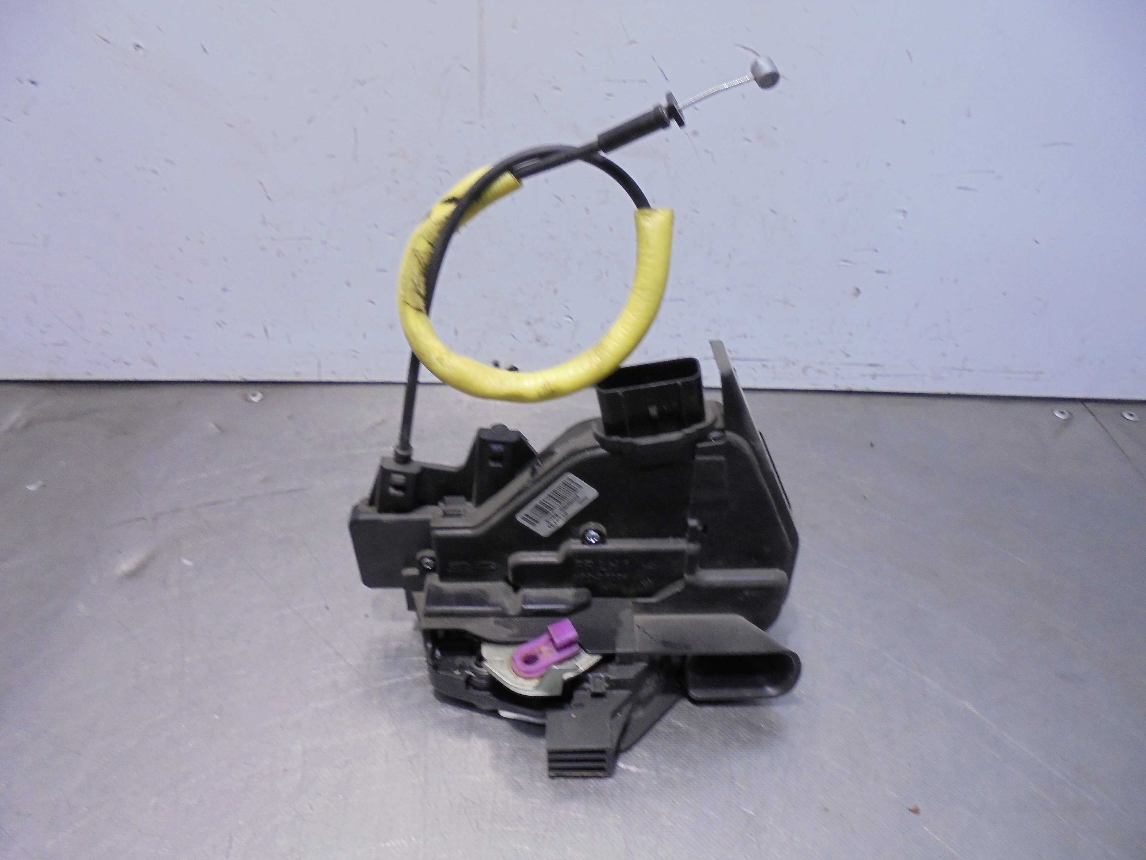 Recambio de cerradura puerta delantera izquierda para kia rio (yb) attract referencia OEM IAM 813A0H8240HBV ELECTRICA 5 PUERTA 
