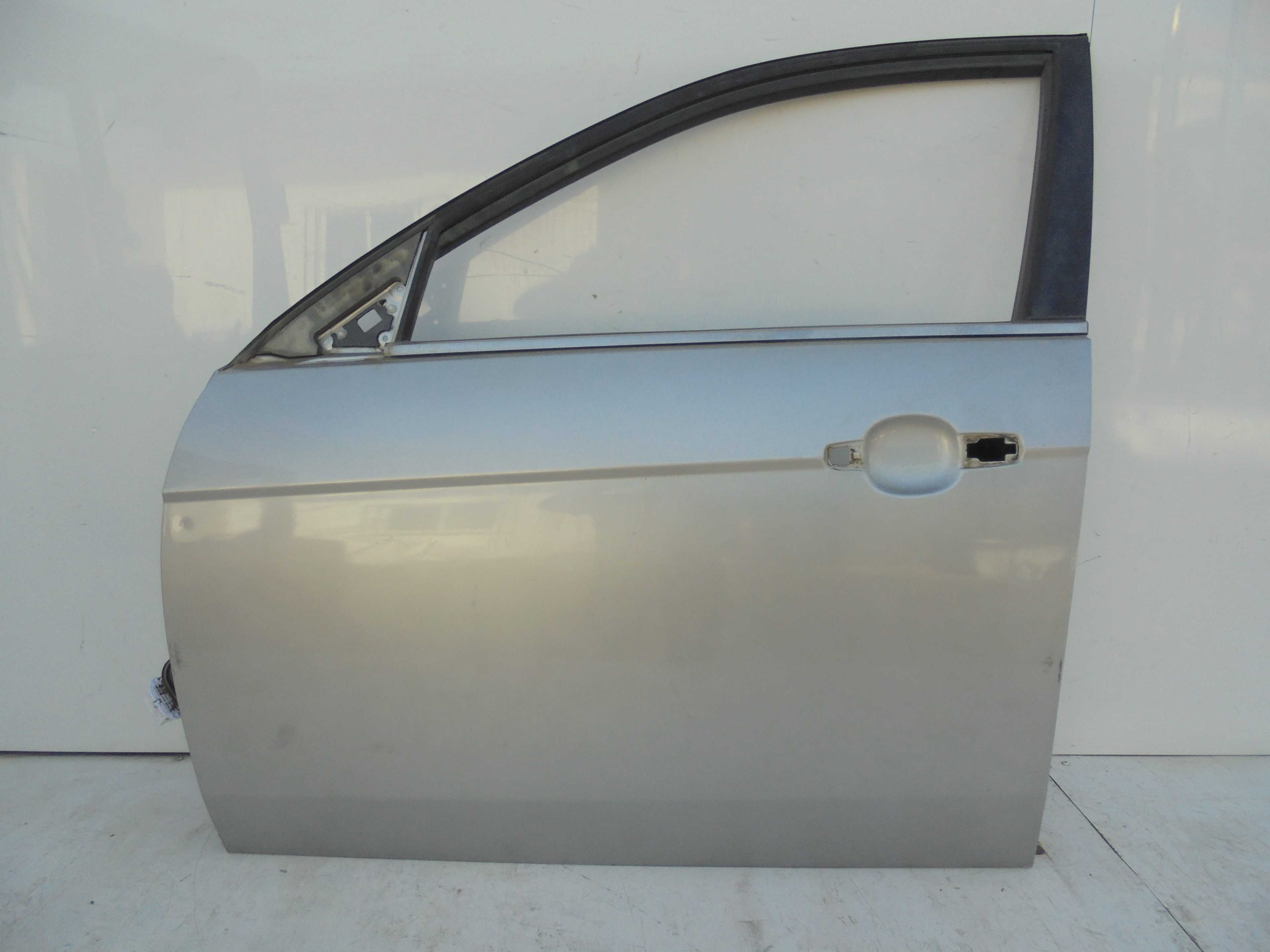 Recambio de puerta delantera izquierda para chevrolet epica 2.0 diesel cat referencia OEM IAM   