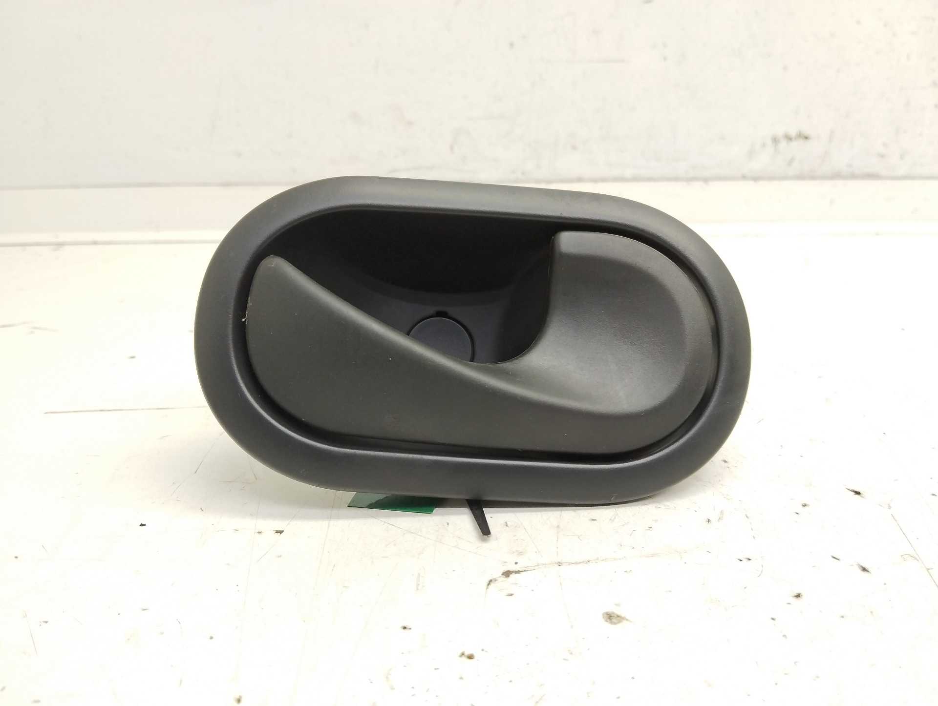 Recambio de maneta interior delantera derecha para renault twingo 1.5 dci diesel referencia OEM IAM 8200028486 5005500006 