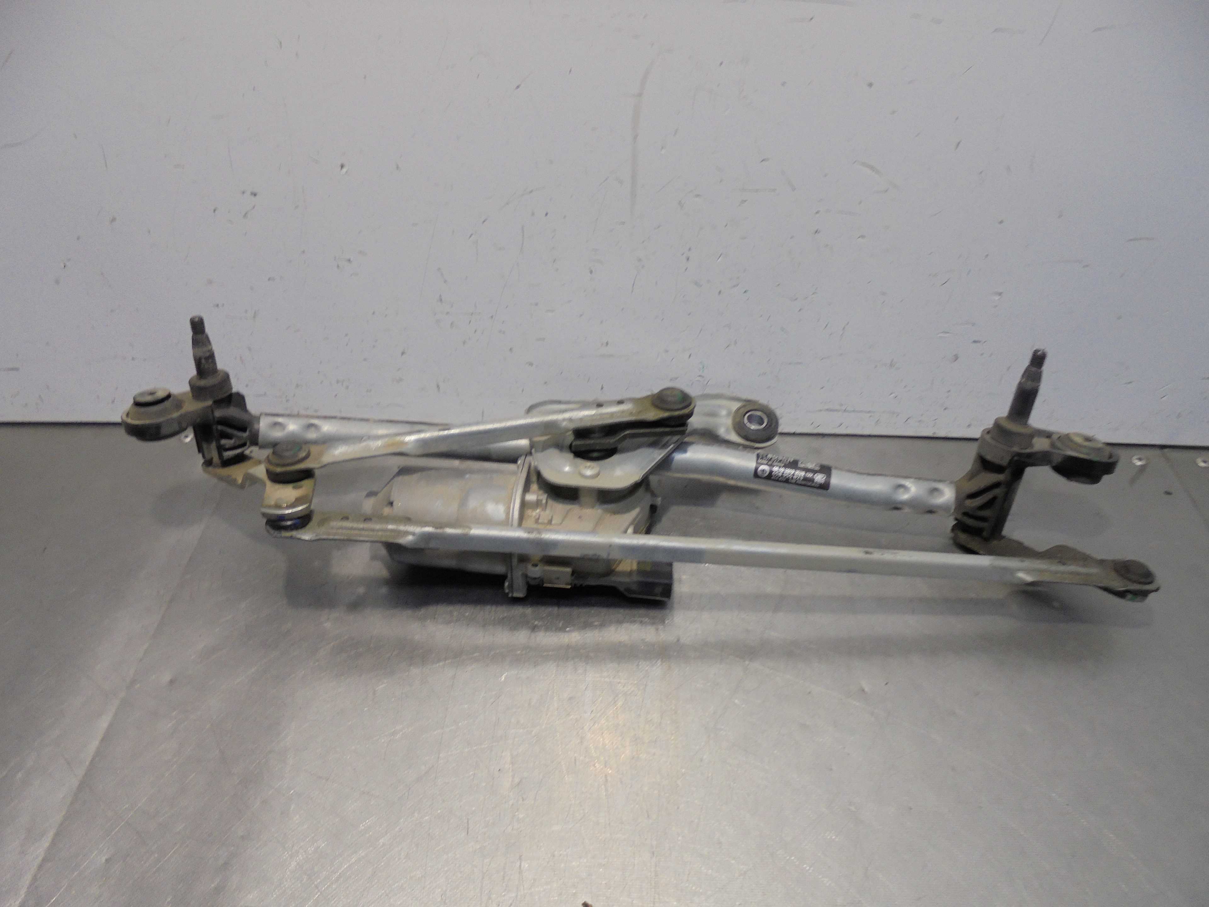 Recambio de motor limpia delantero para skoda kamiq (nw4) active referencia OEM IAM 658955023 0390243645 BOSCH
