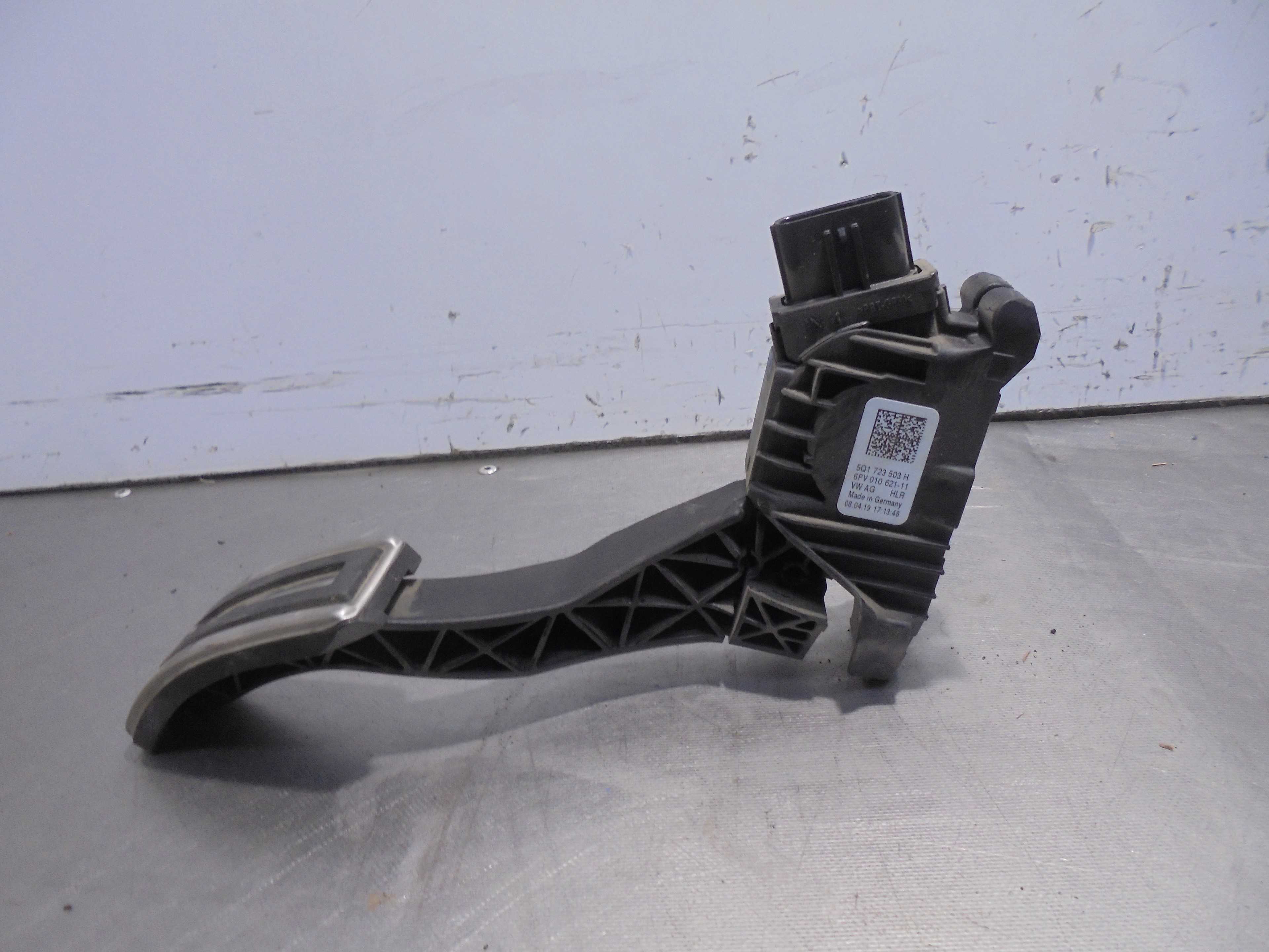 Recambio de potenciometro pedal para audi a3 sportback (8vf) 30 tdi design referencia OEM IAM 5Q1723503  
