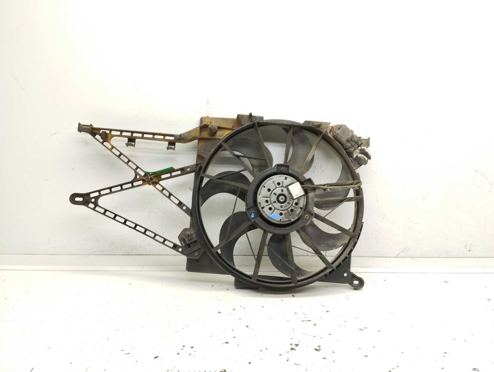 Recambio de electroventilador para opel astra g berlina comfort referencia OEM IAM 90572755 0130303836 