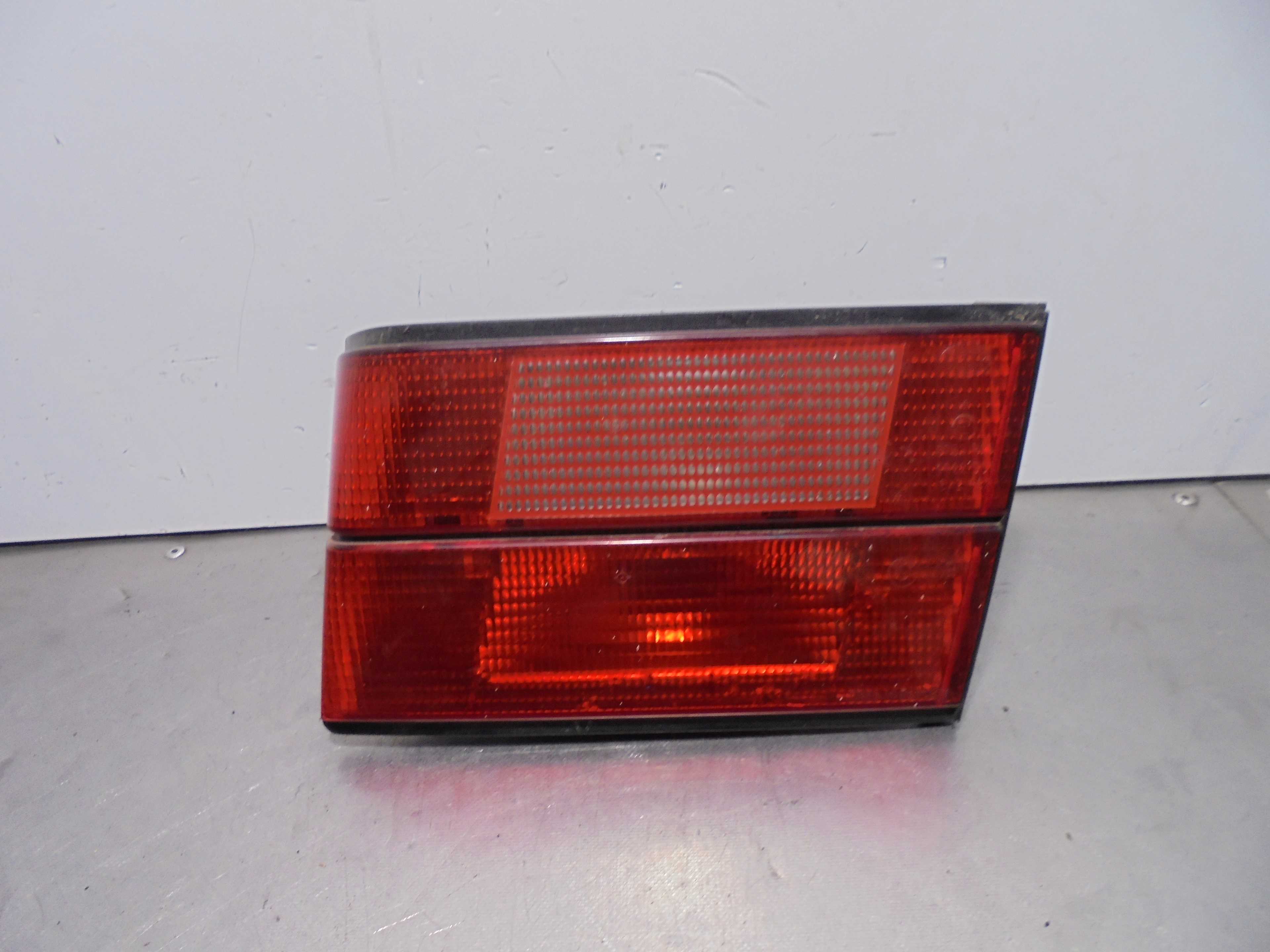 Recambio de piloto porton trasero derecho para bmw serie 5 berlina (e34) 520i (110kw) referencia OEM IAM 1379398R  