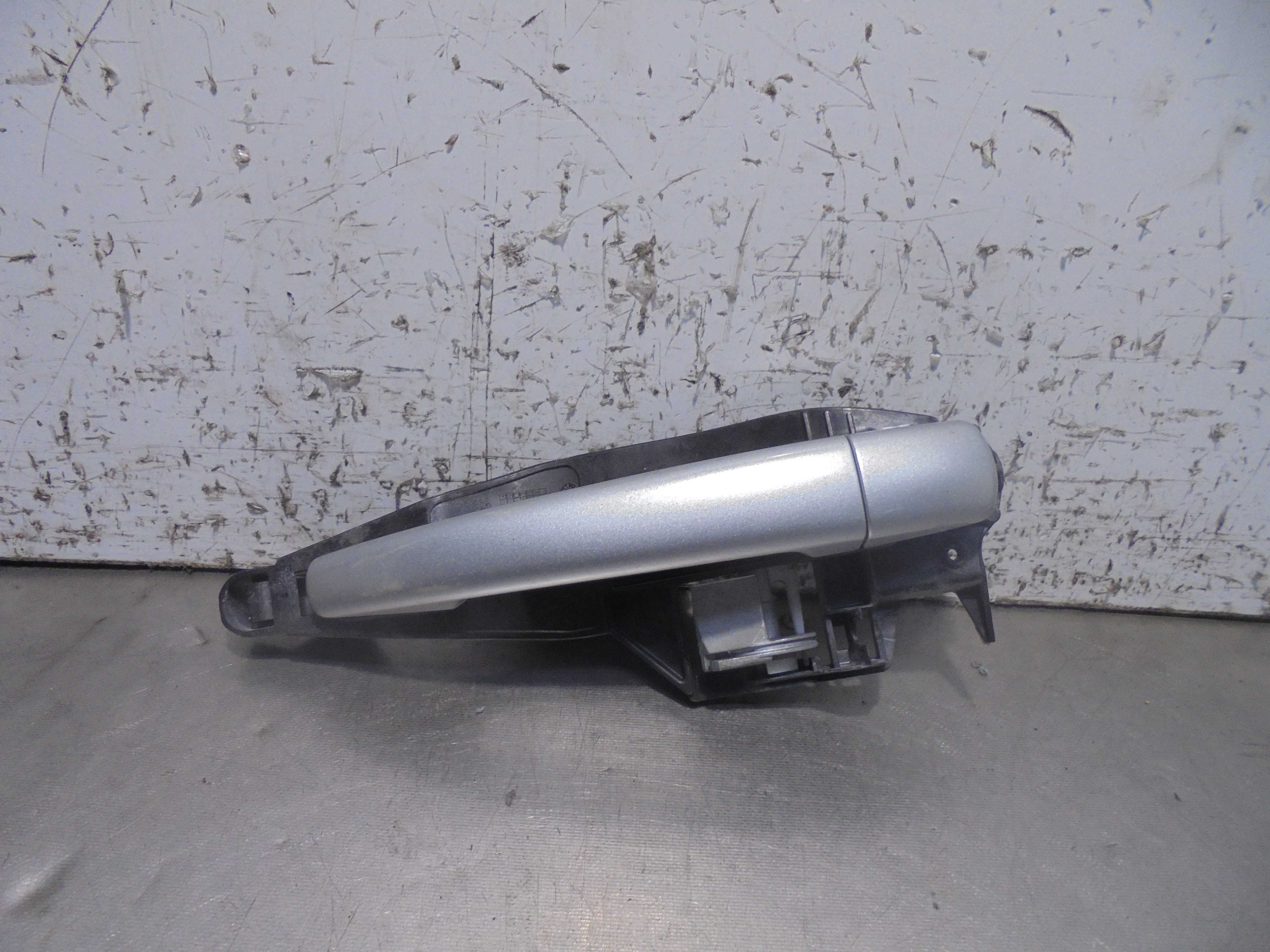 Recambio de maneta exterior trasera derecha para peugeot 208 allure referencia OEM IAM 9672961080  