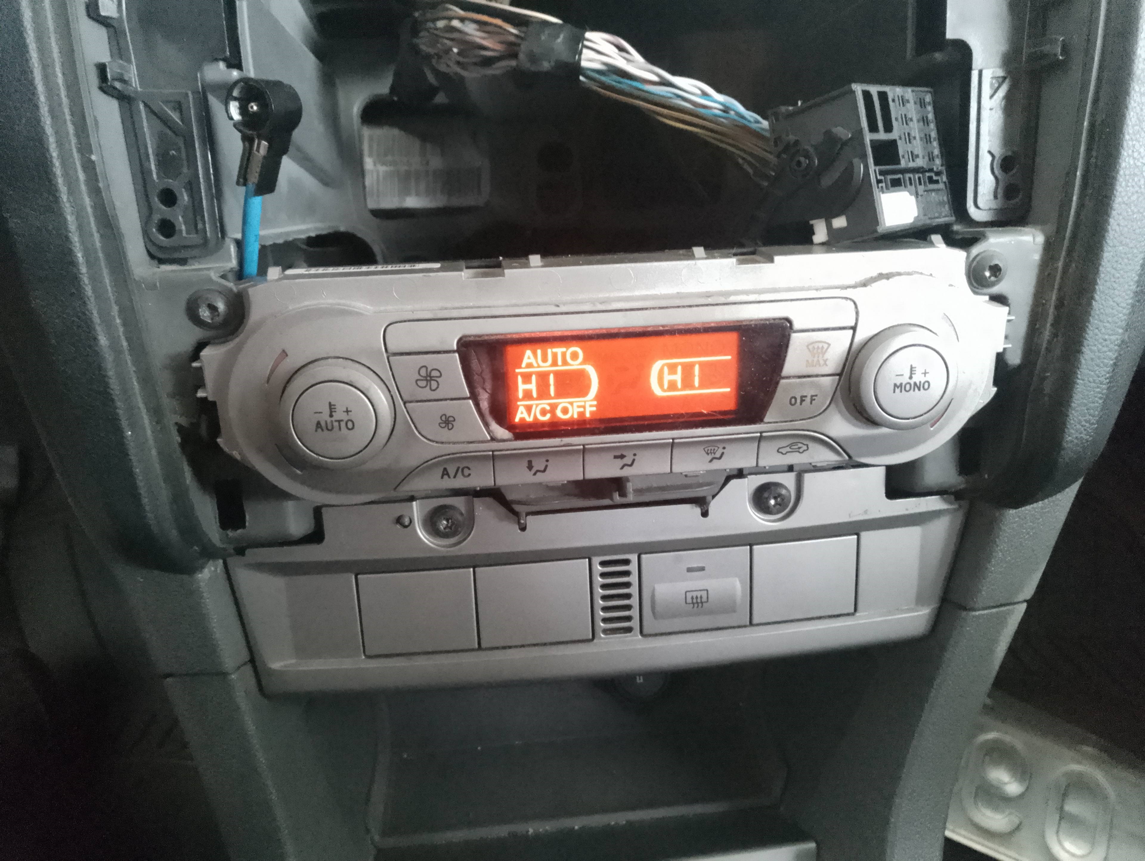 Recambio de mando climatizador para ford focus berlina (cap) ambiente (d) referencia OEM IAM   