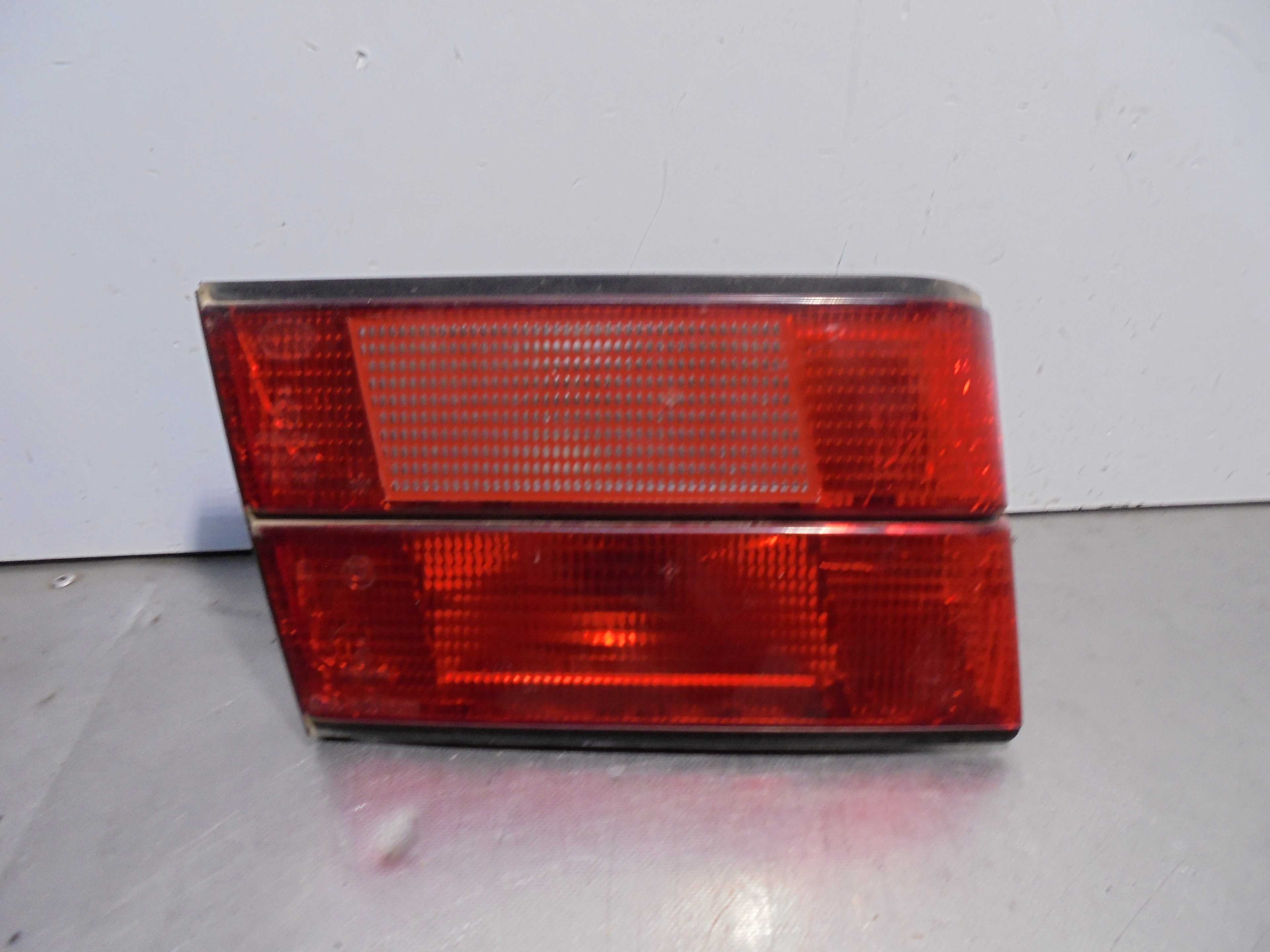 Recambio de piloto porton trasero izquierdo para bmw serie 5 berlina (e34) 520i (110kw) referencia OEM IAM 1384011L  