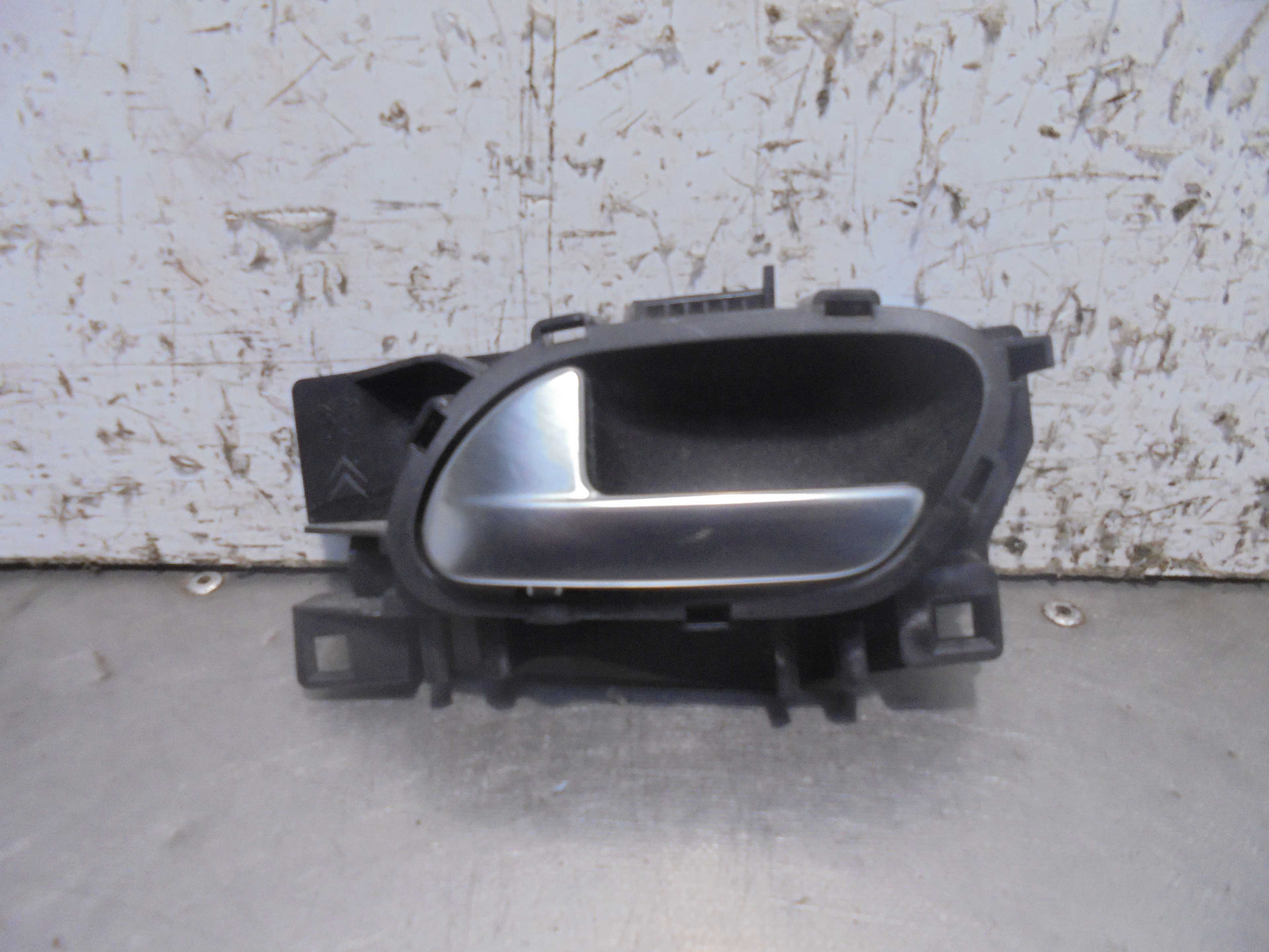 Recambio de maneta interior delantera izquierda para peugeot 208 allure referencia OEM IAM 96605254VV  