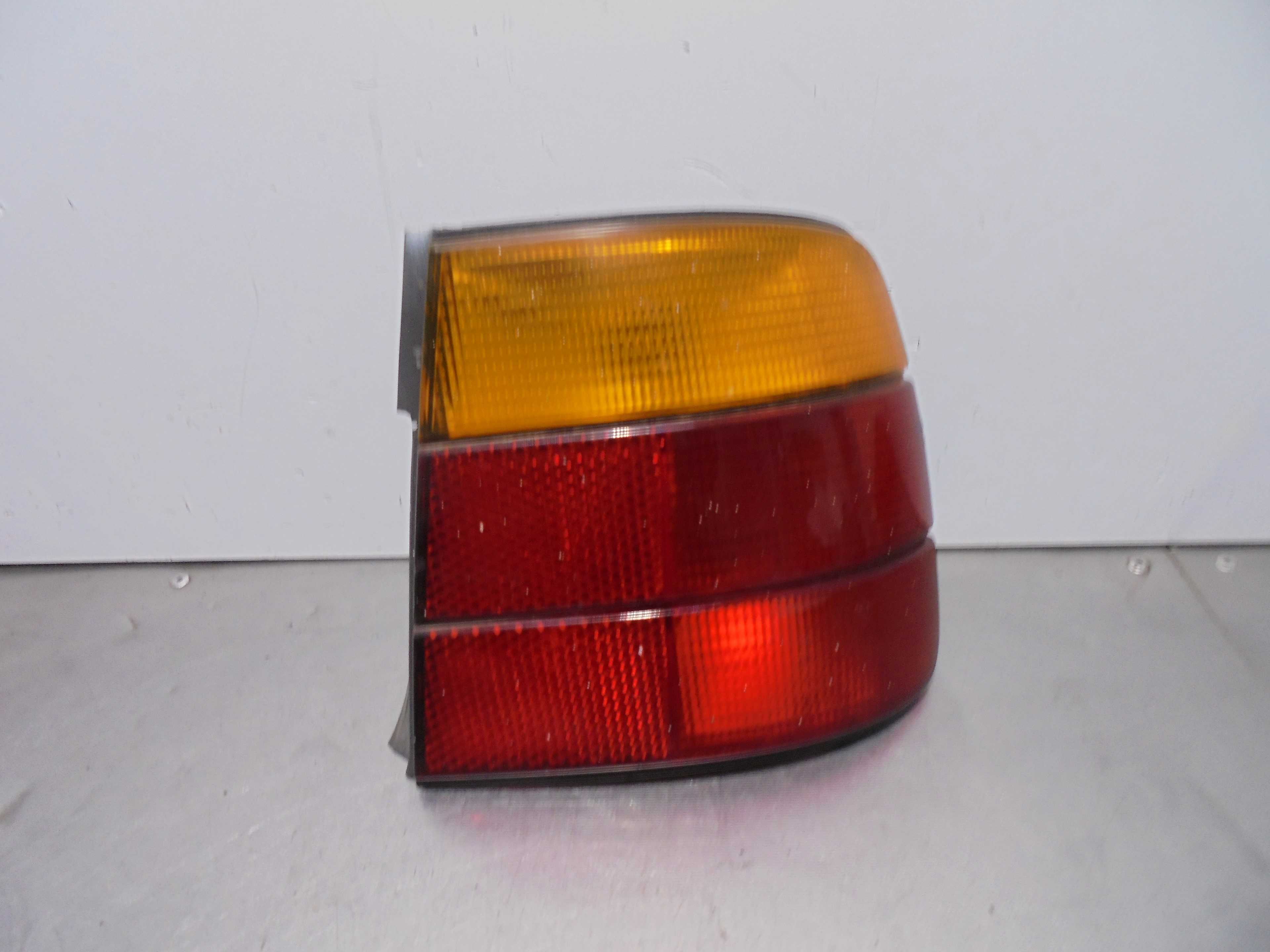 Recambio de piloto trasero derecho para bmw serie 5 berlina (e34) 520i (110kw) referencia OEM IAM 1384010R  