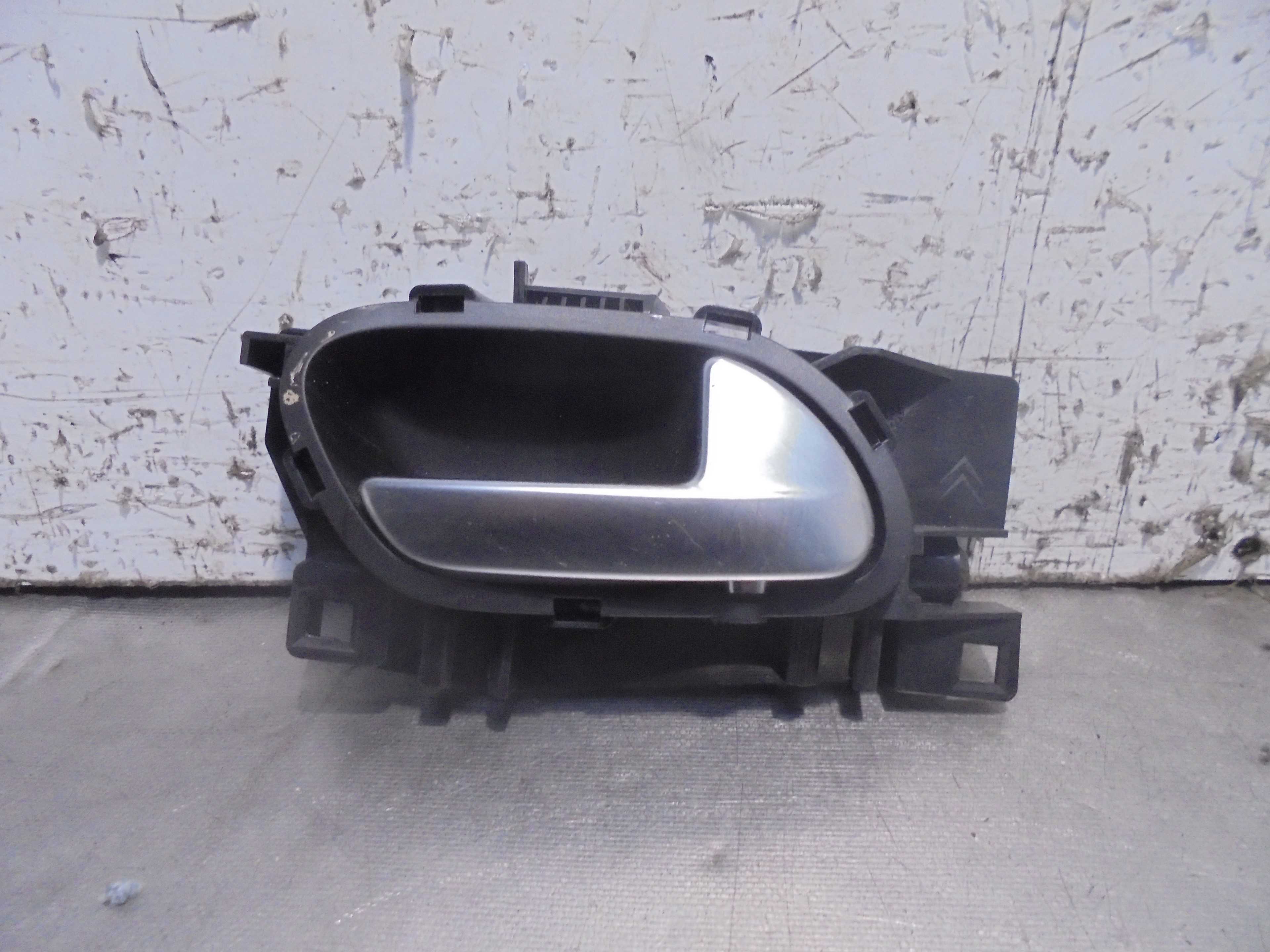 Recambio de maneta interior trasera derecha para peugeot 208 allure referencia OEM IAM 96605253VV  