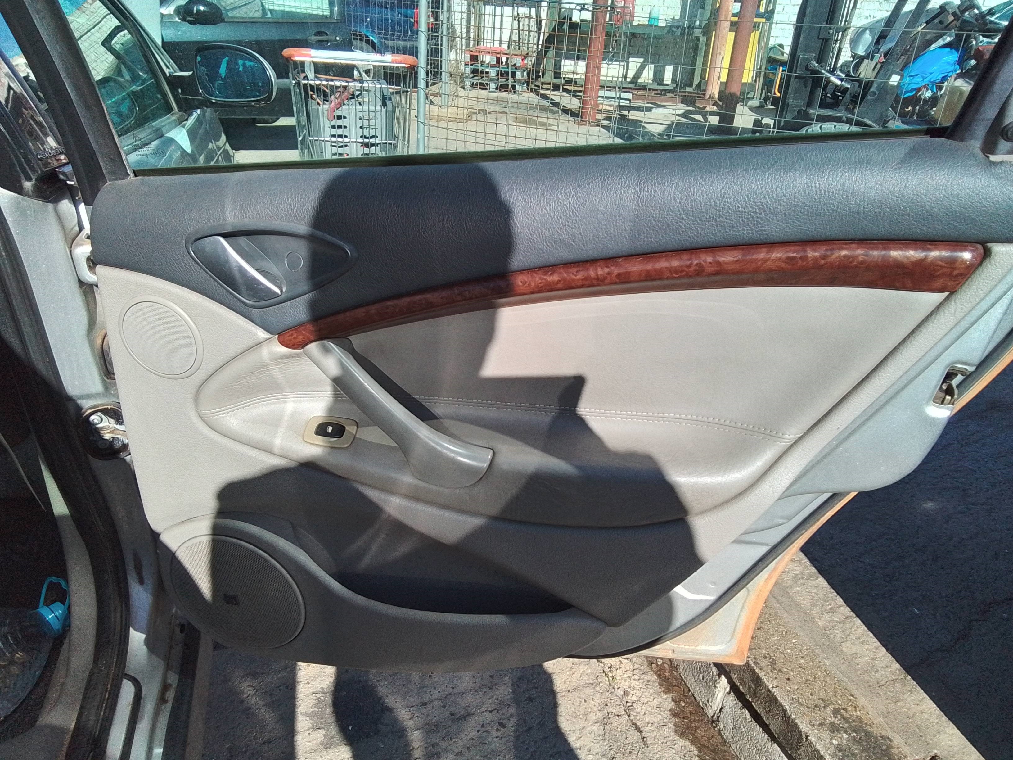 Recambio de guarnecido puerta trasera derecha para citroën c5 break exclusive referencia OEM IAM   