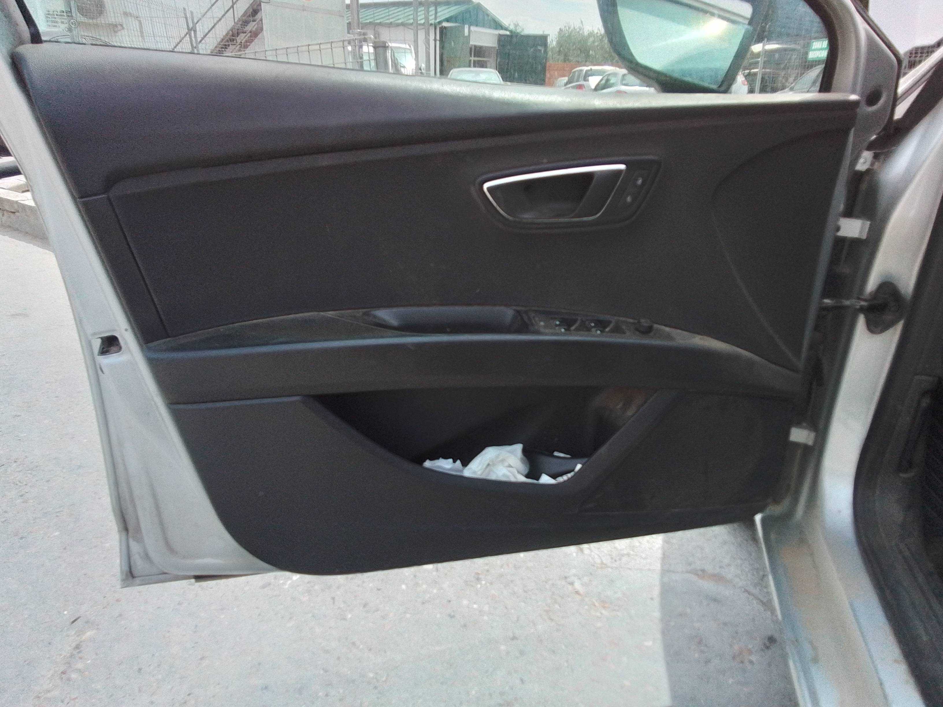 Recambio de guarnecido puerta delantera izquierda para seat leon (5f1) i-tech referencia OEM IAM 5F4867131  