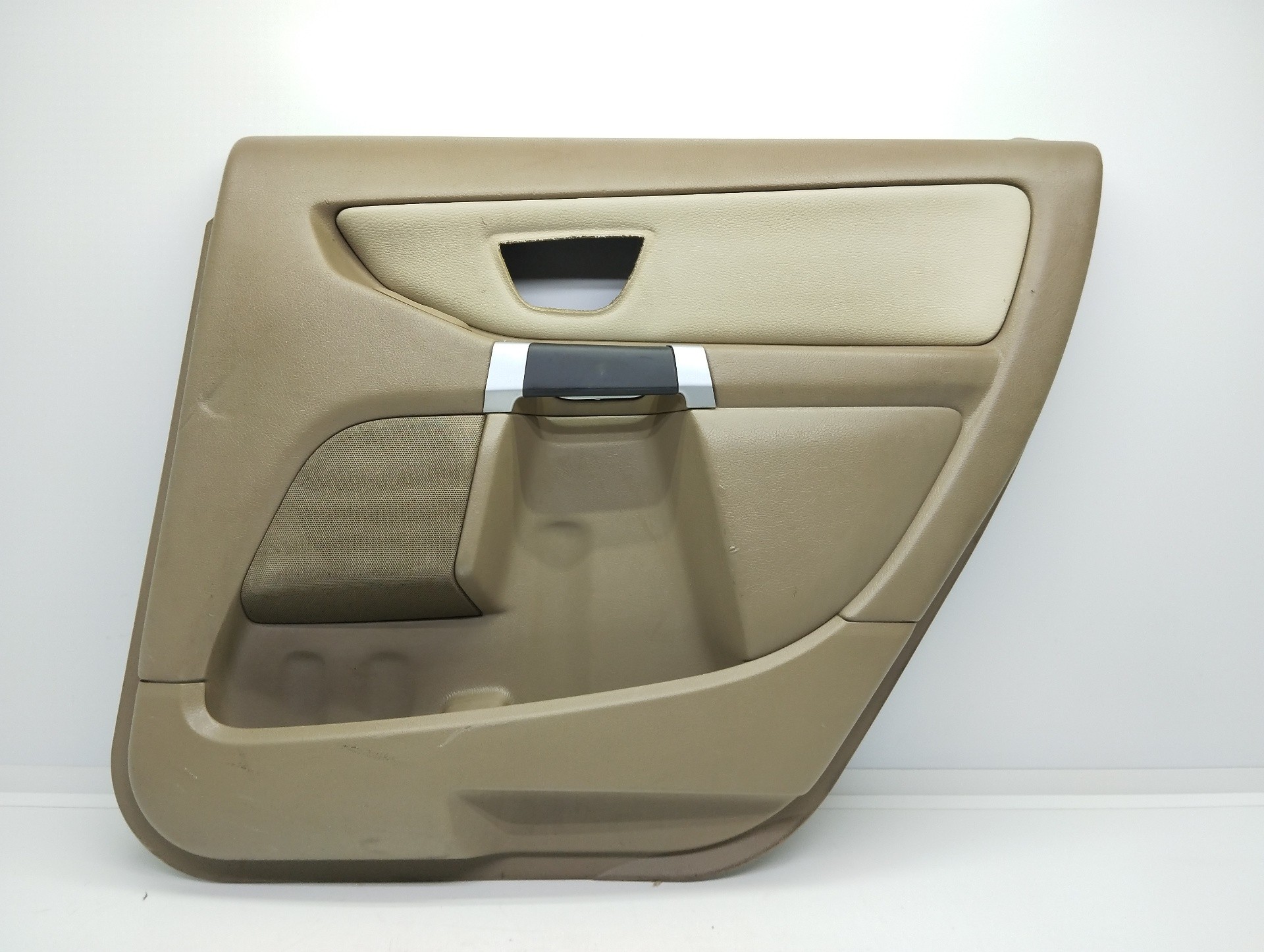 Recambio de guarnecido puerta trasera derecha para volvo xc90 2.4 diesel cat referencia OEM IAM 39896699  