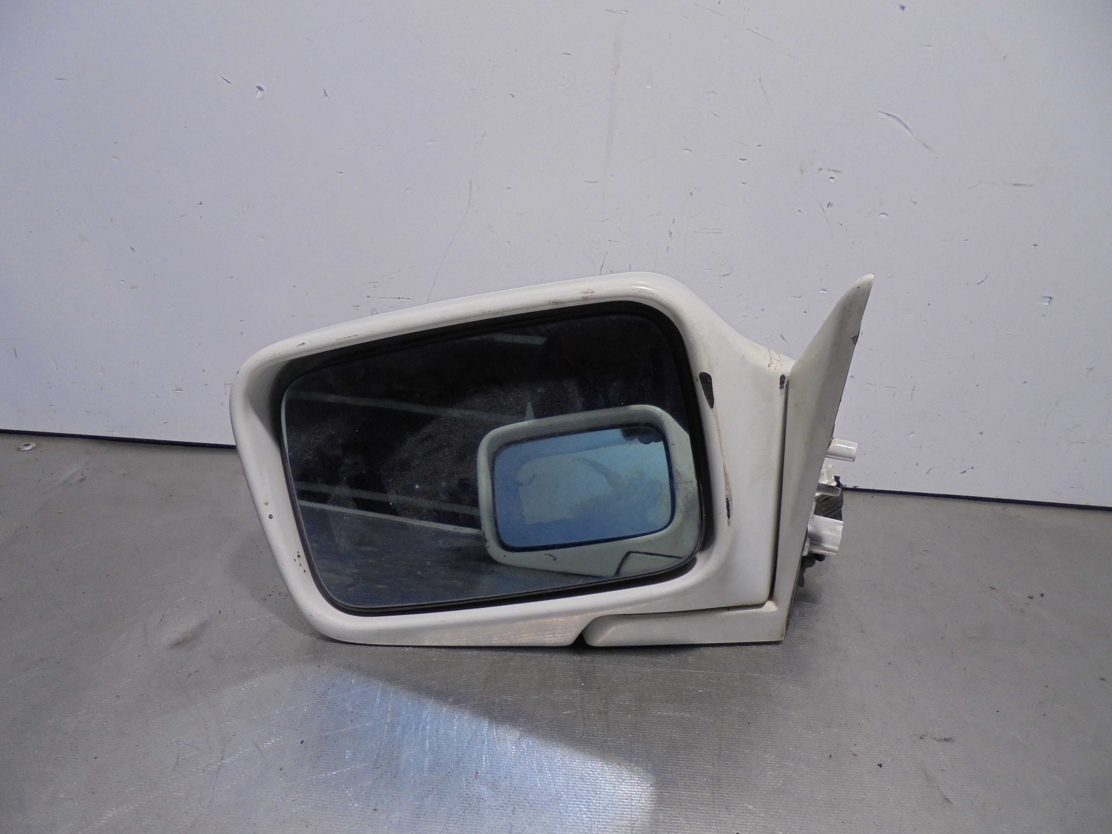 Recambio de retrovisor izquierdo para bmw serie 5 berlina (e34) 520i (110kw) referencia OEM IAM  4PINES 