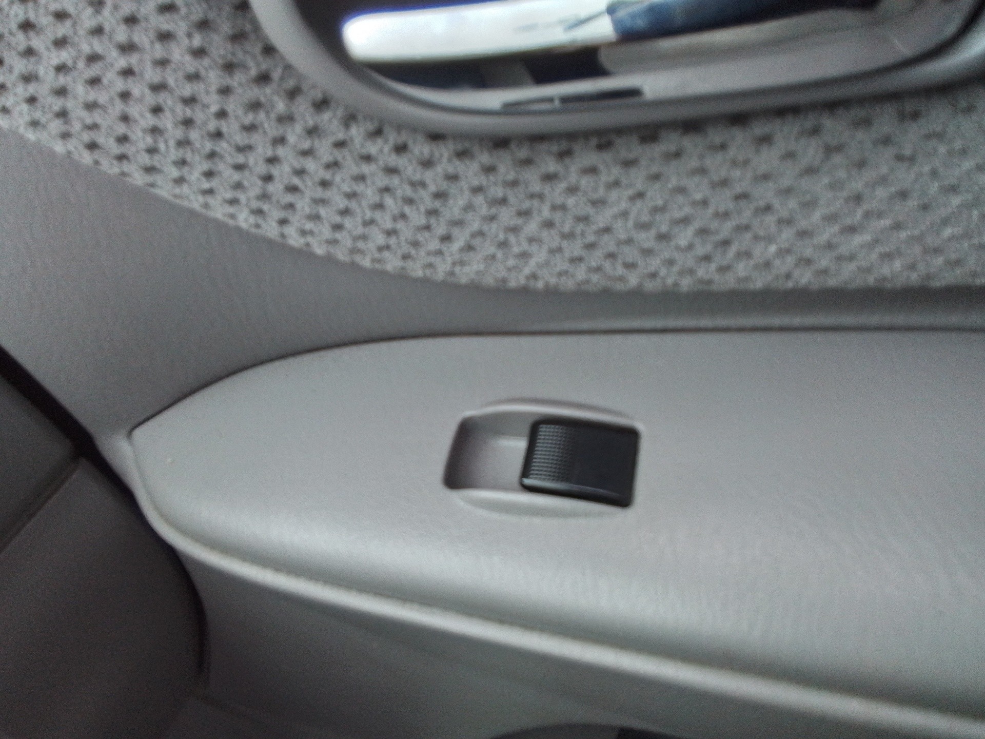 Recambio de mando elevalunas delantero derecho para mazda premacy (cp) 2.0 cat referencia OEM IAM   