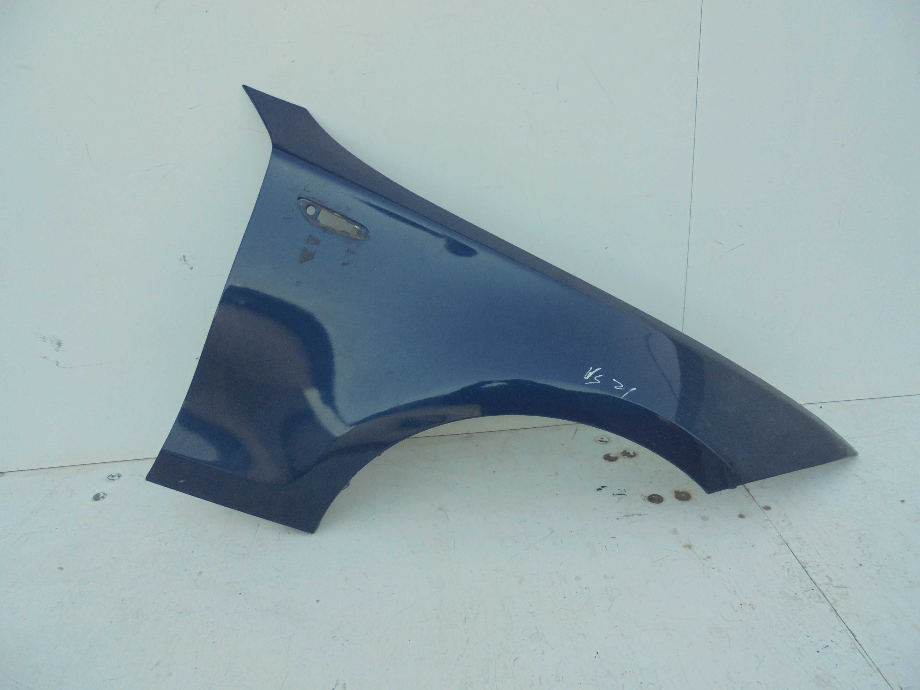 Recambio de aleta delantera derecha para bmw serie 1 berlina (e81/e87) 118d limited sport edition referencia OEM IAM   