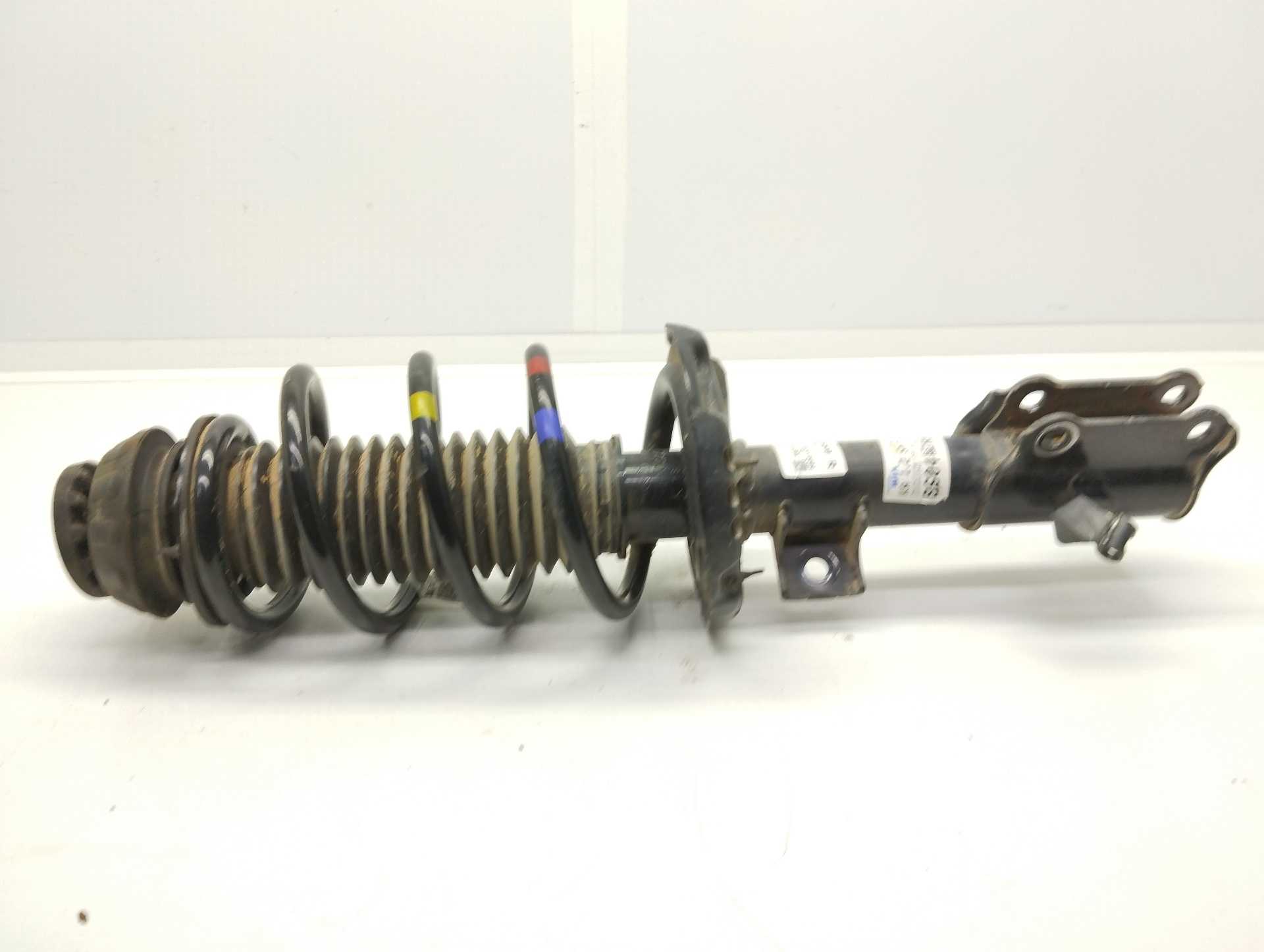 Recambio de amortiguador delantero derecho para kia stonic (ybcuv) business referencia OEM IAM 8604H550  