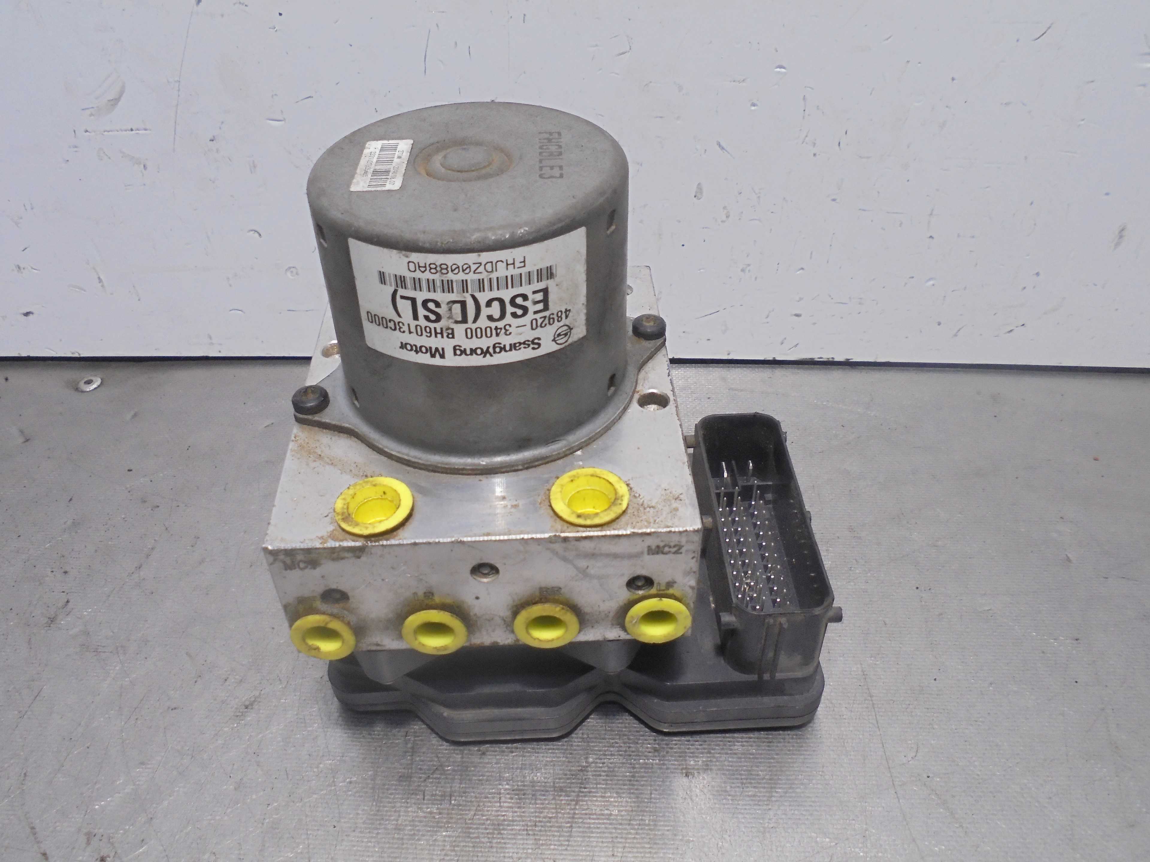 Recambio de abs para ssangyong korando 2.0 td cat referencia OEM IAM 4892034000  