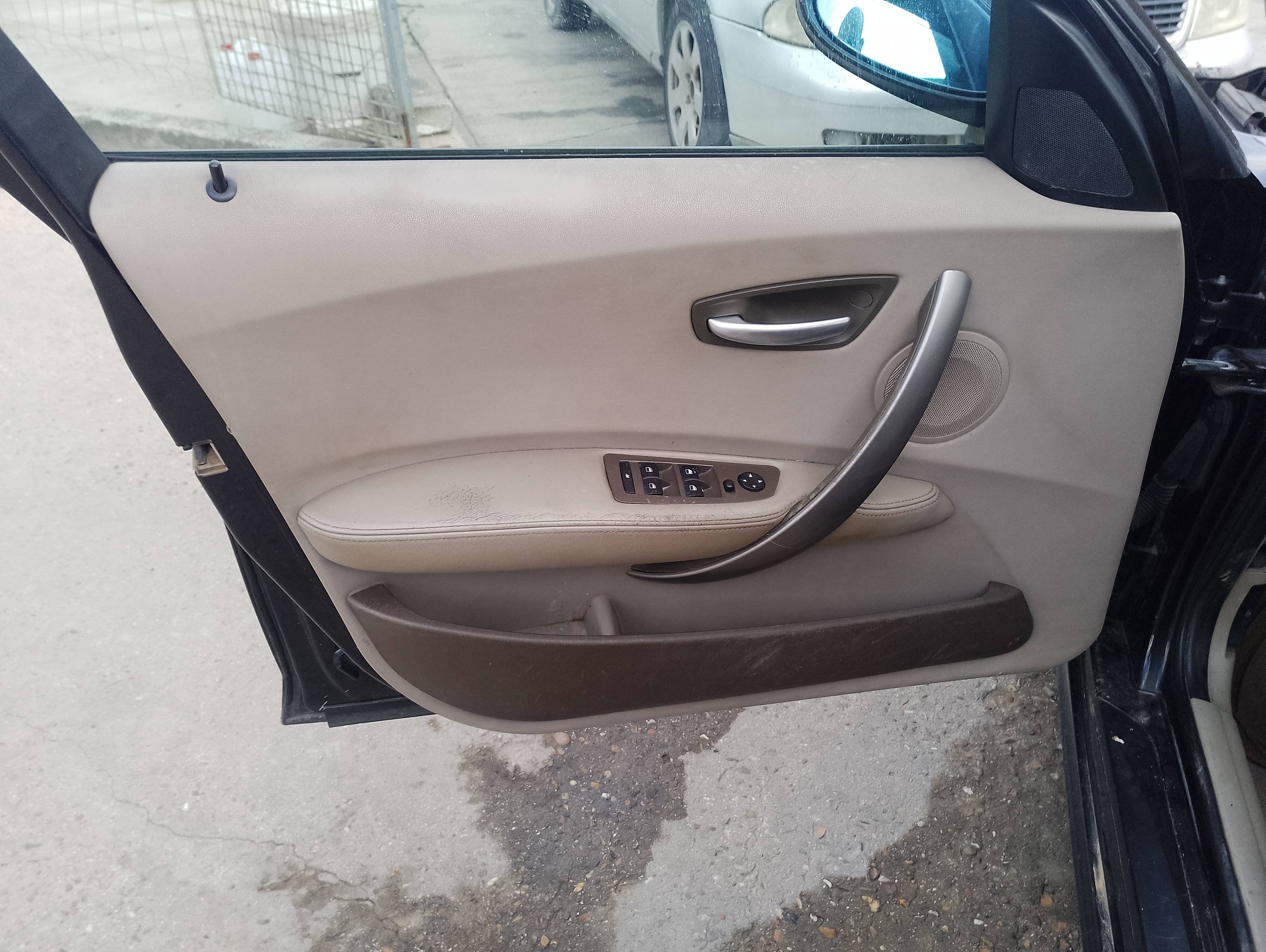 Recambio de guarnecido puerta delantera izquierda para bmw serie 1 berlina (e81/e87) 118d referencia OEM IAM   