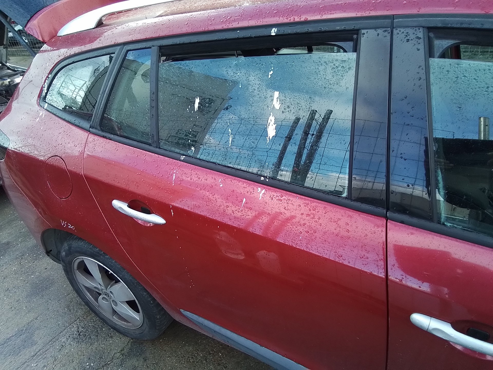 Recambio de puerta trasera derecha para renault megane iii sport tourer business referencia OEM IAM   