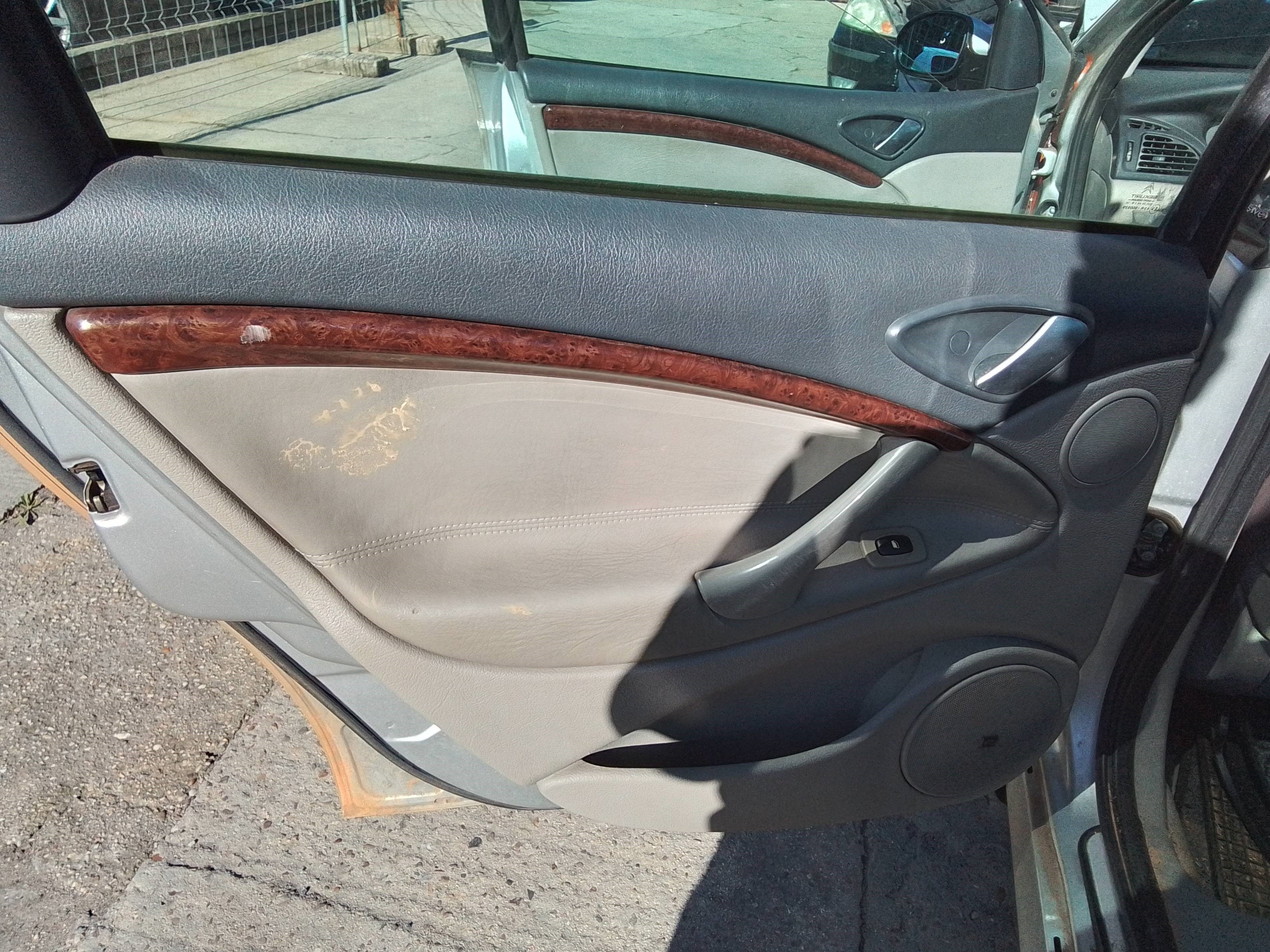 Recambio de guarnecido puerta trasera izquierda para citroën c5 break exclusive referencia OEM IAM   