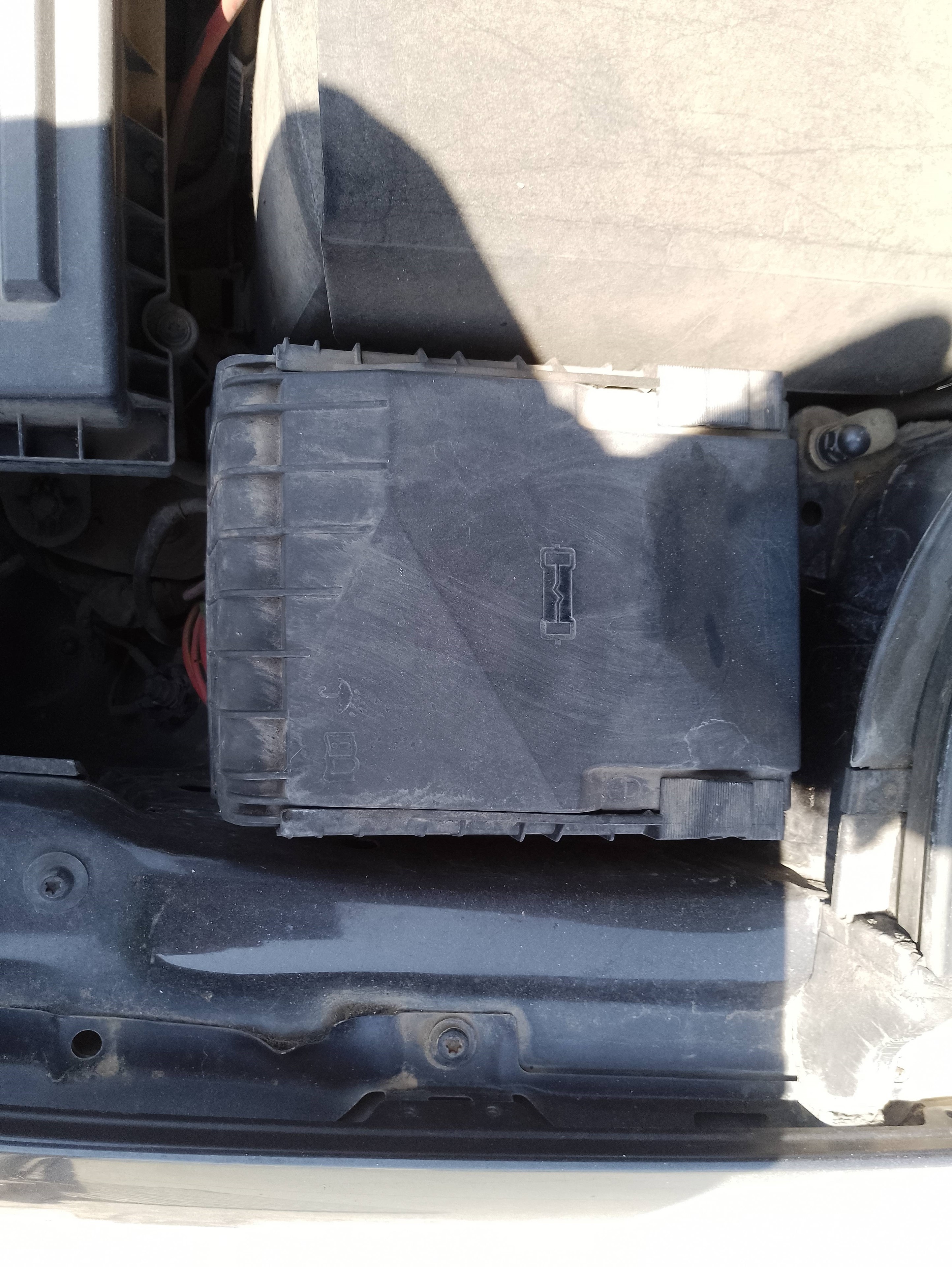 Recambio de caja reles / fusibles para volkswagen passat berlina (3c2) advance referencia OEM IAM   