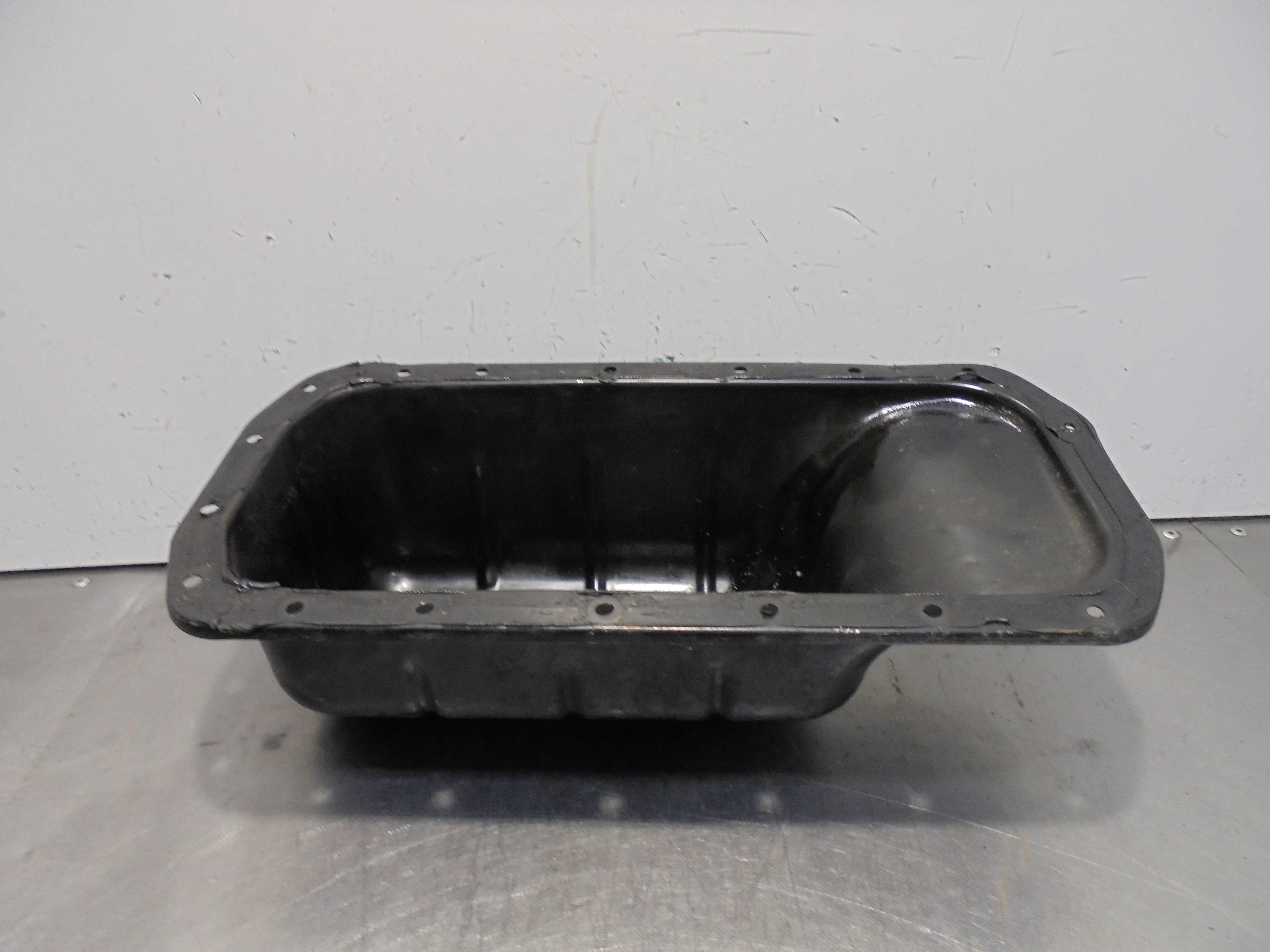 Recambio de carter para ford focus berlina (cap) 1.6 tdci cat referencia OEM IAM  2178714 