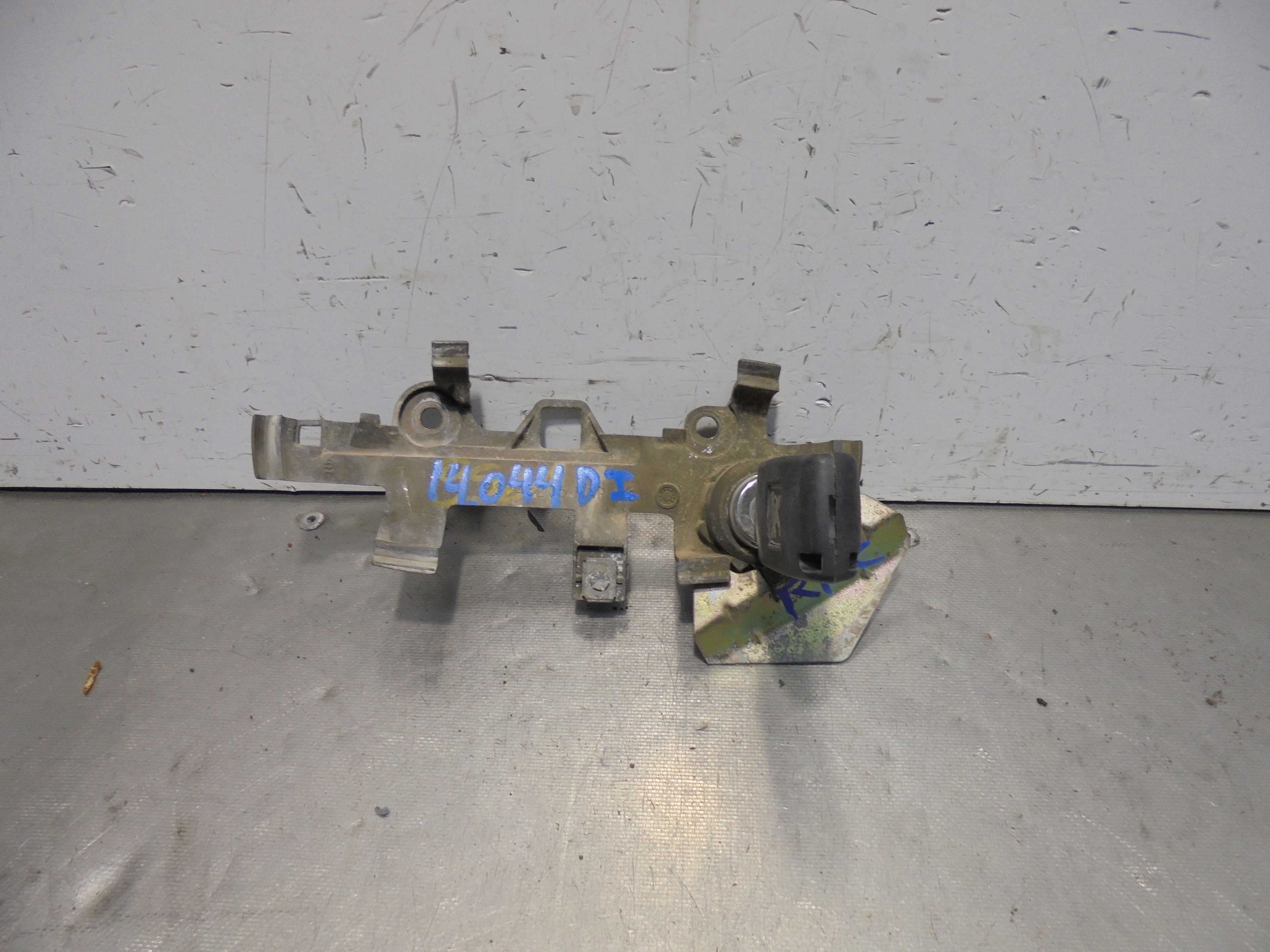 Recambio de bombin puerta delantera izquierda para peugeot 607 (s2) básico referencia OEM IAM 98043205  