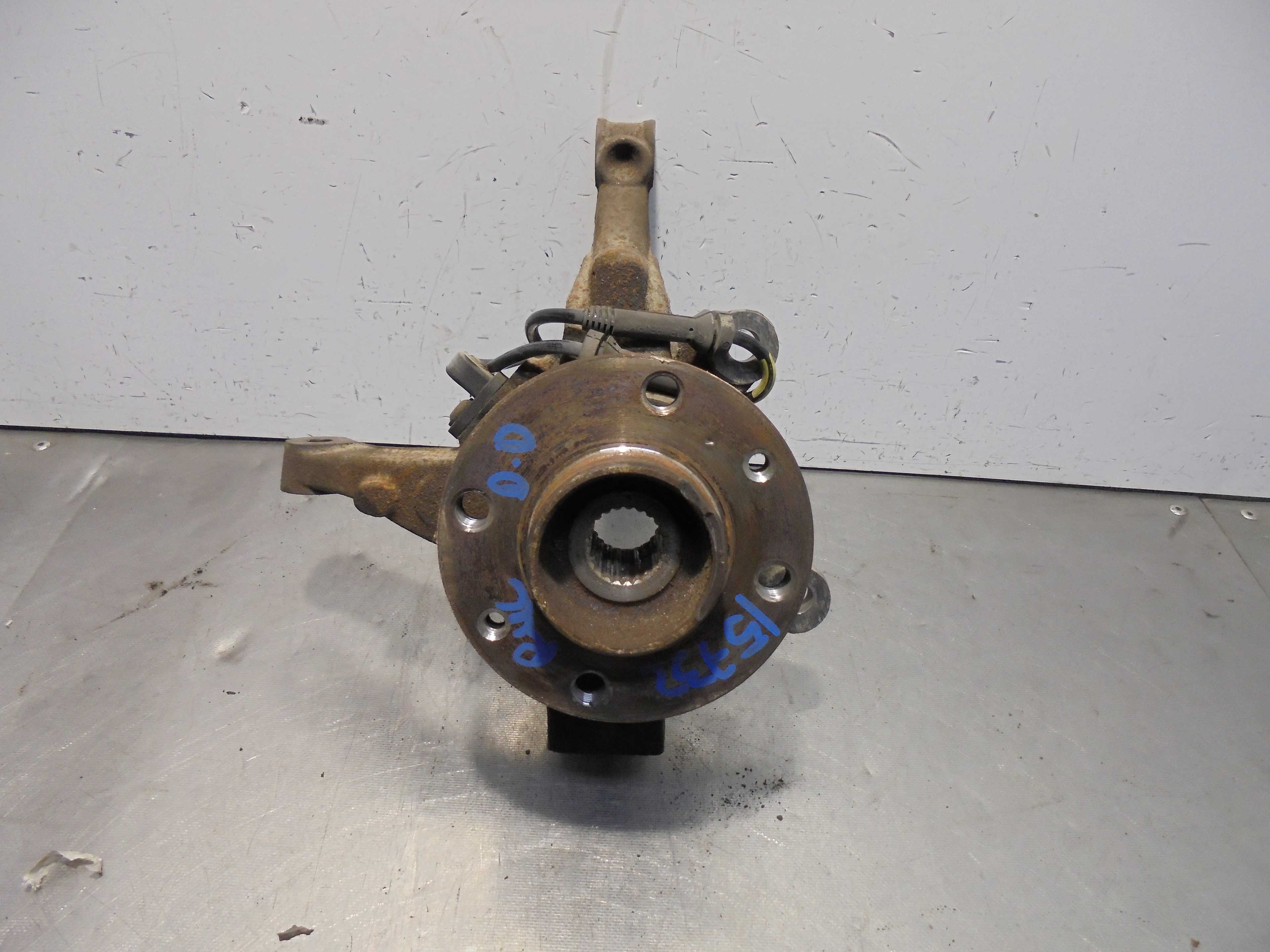 Recambio de mangueta delantera derecha para dacia sandero stepway referencia OEM IAM   