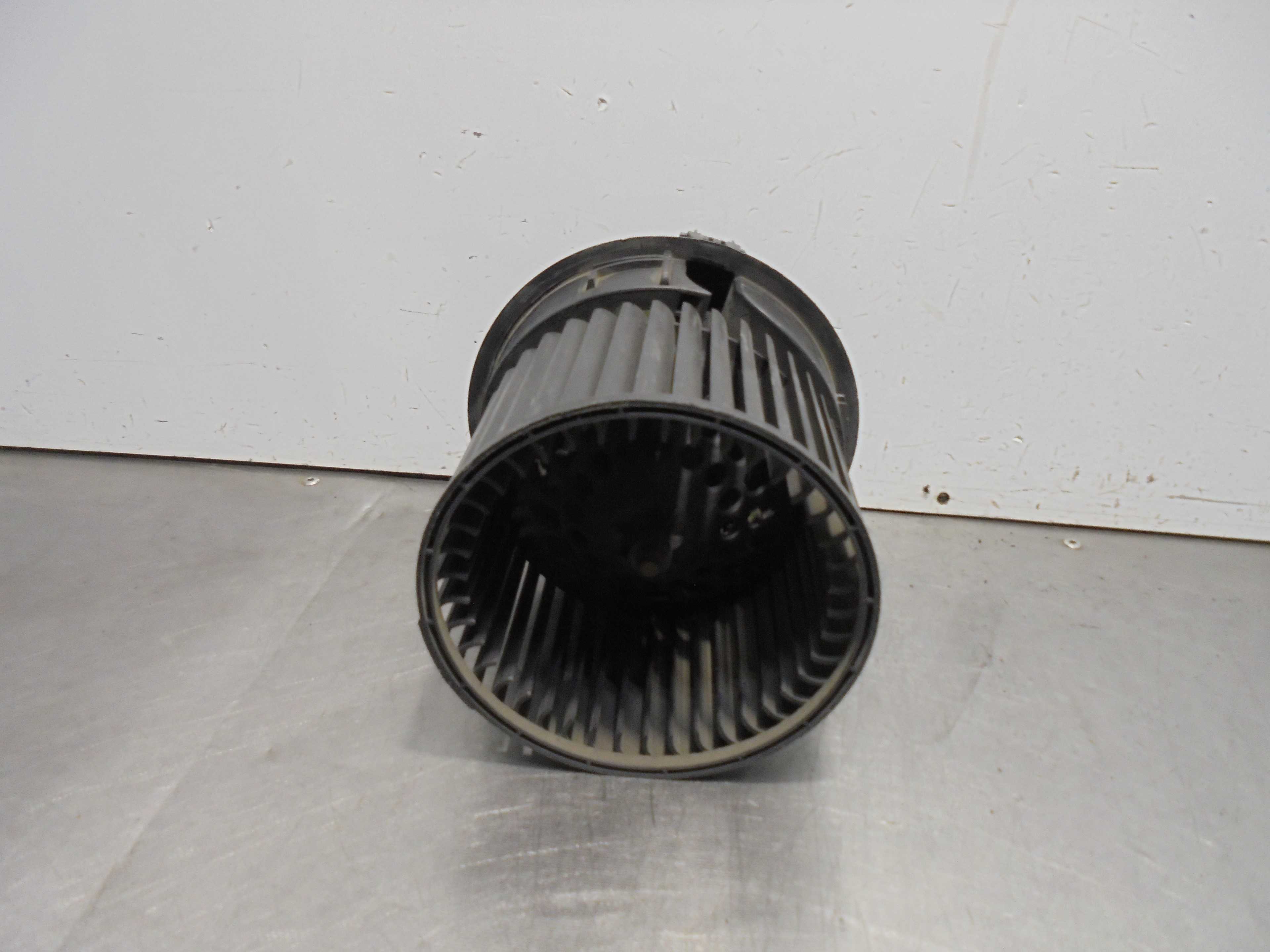 Recambio de motor calefaccion para dacia sandero stepway referencia OEM IAM N109038B VALEO 