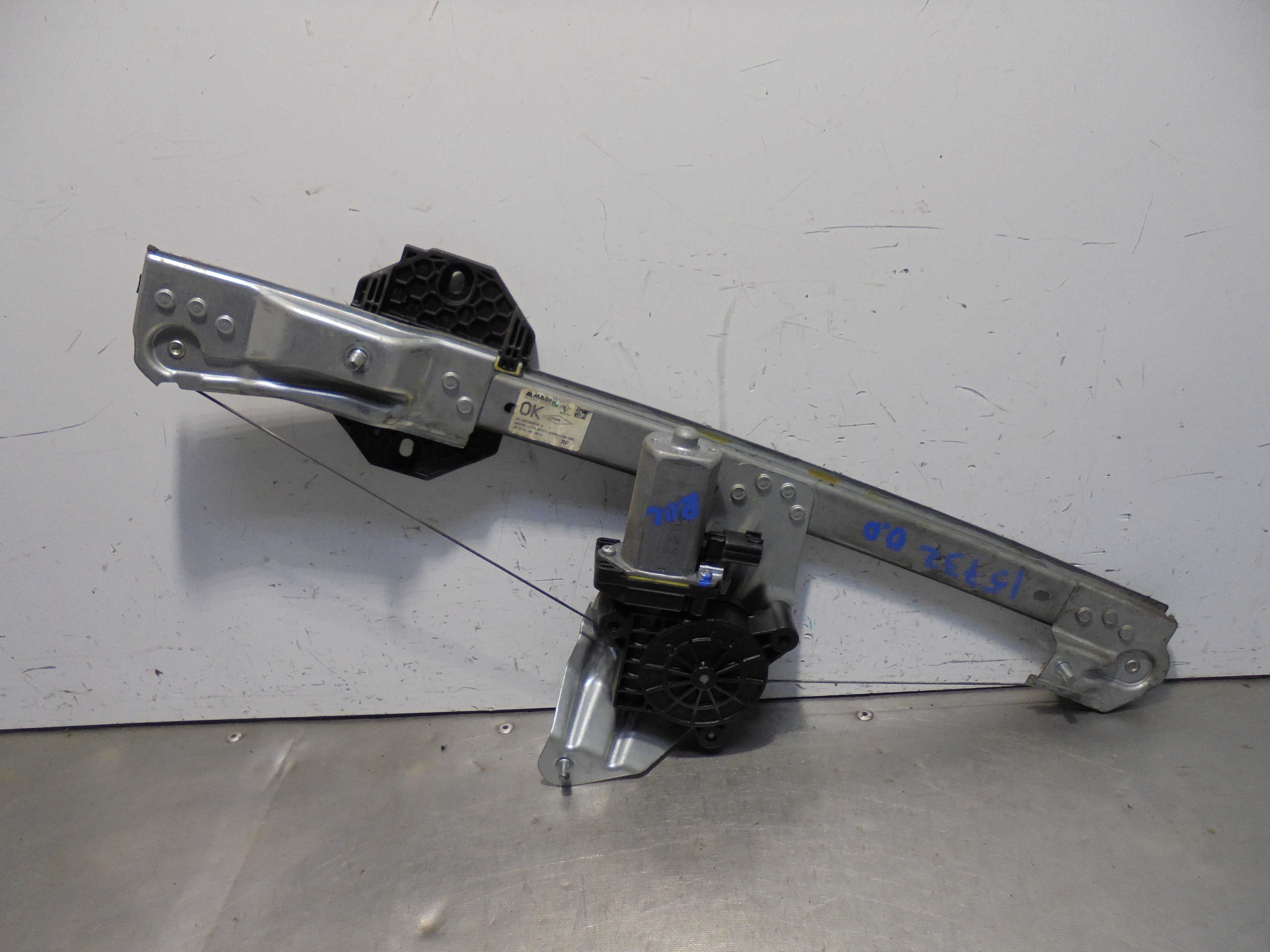 Recambio de elevalunas delantero derecho para dacia sandero stepway referencia OEM IAM 807209299R ELECTRICO 5 PUERTAS 