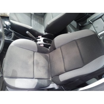 ASIENTO DELANTERO IZQUIERDO 