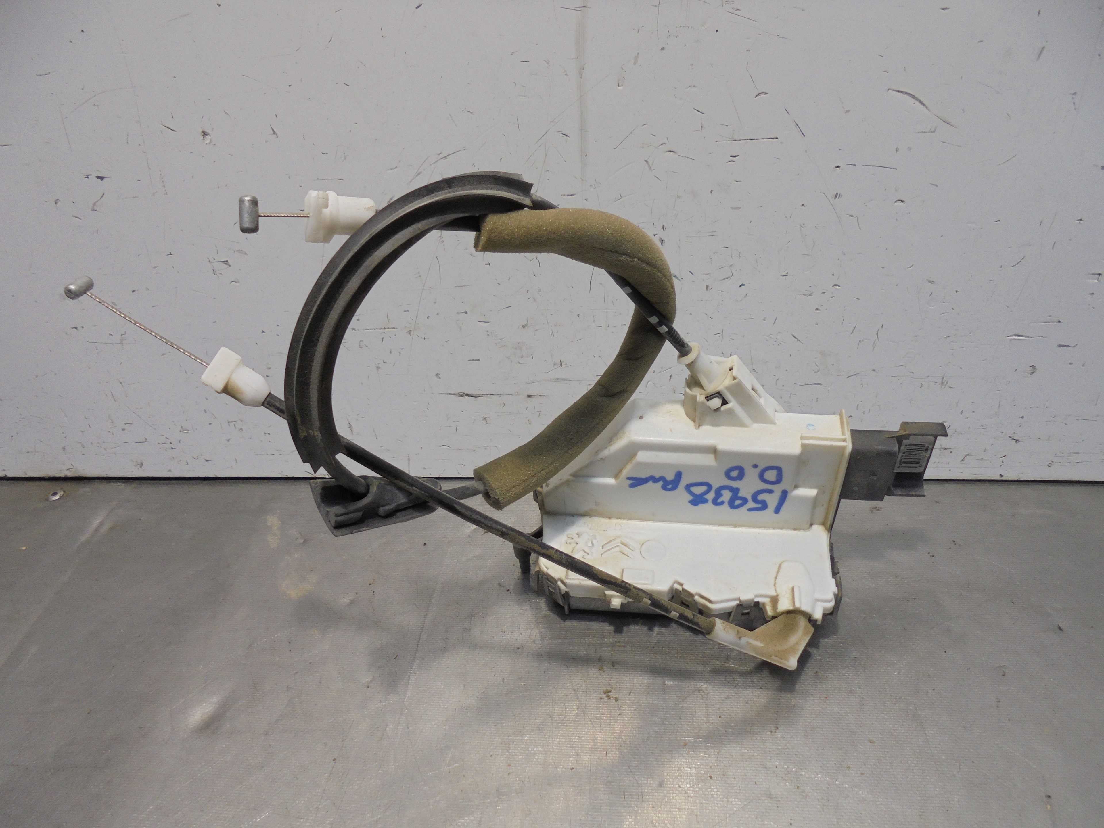 Recambio de cerradura puerta delantera derecha para citroën berlingo cuadro 1.6 16v hdi referencia OEM IAM 828405 ELECTRICA 