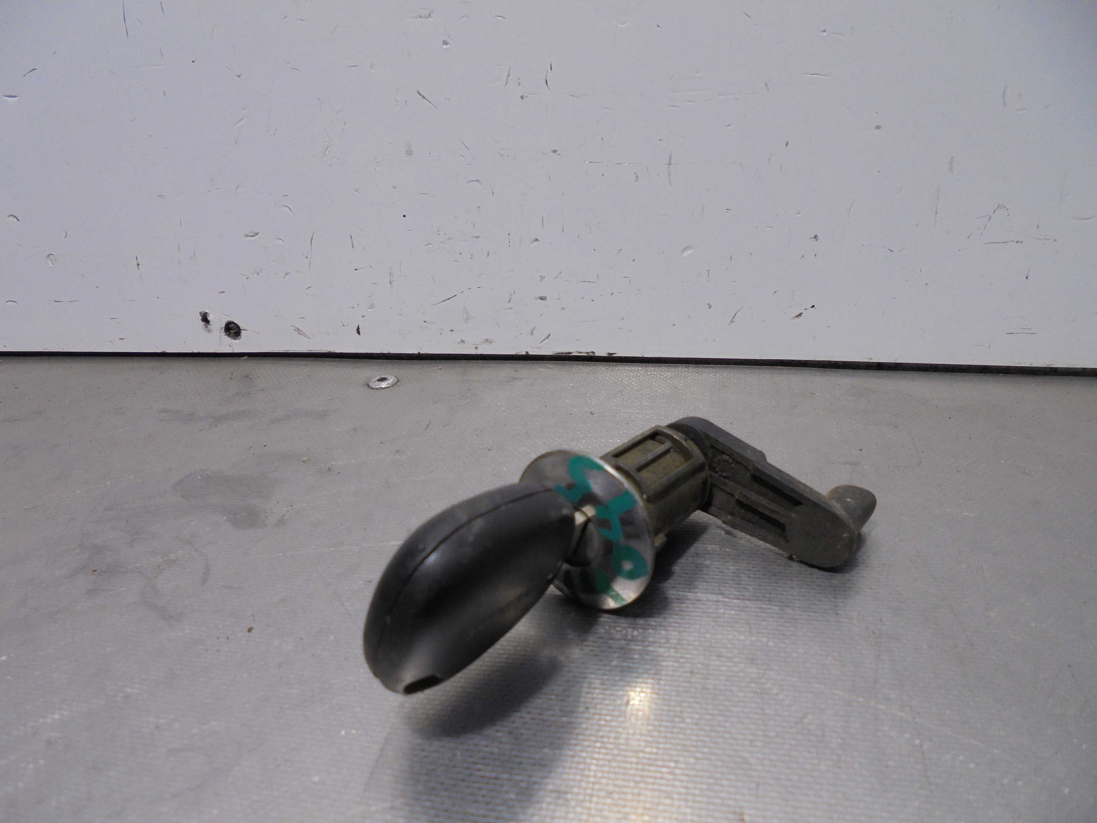 Recambio de bombin puerta delantera izquierda para renault megane i classic (la0) 1.9 dti alize referencia OEM IAM   