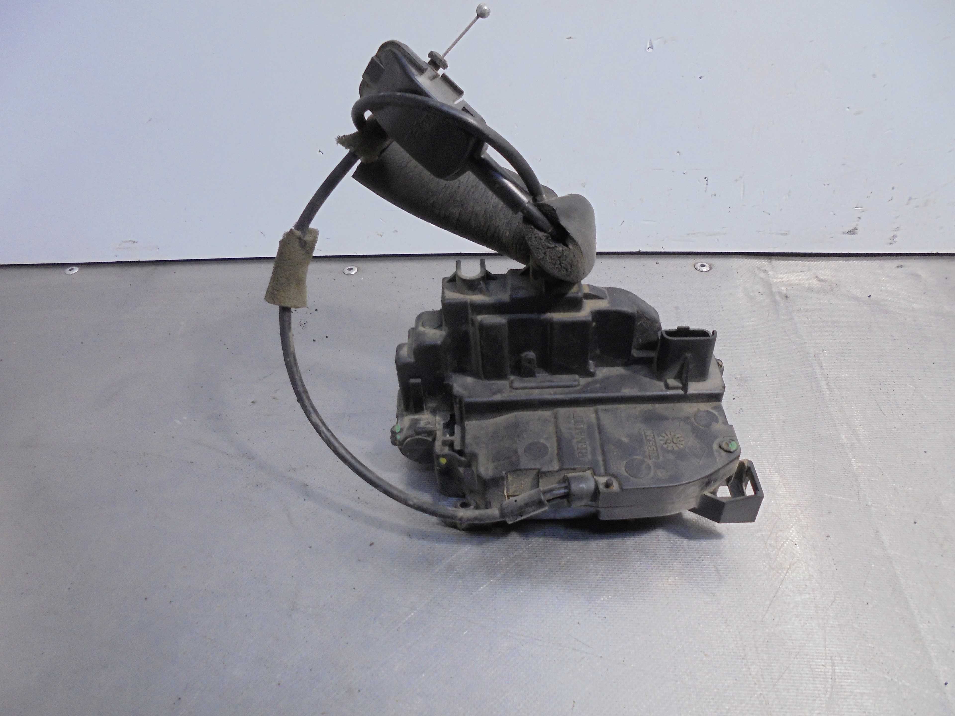 Recambio de cerradura puerta delantera derecha para renault megane iii berlina 5 p dynamique referencia OEM IAM   