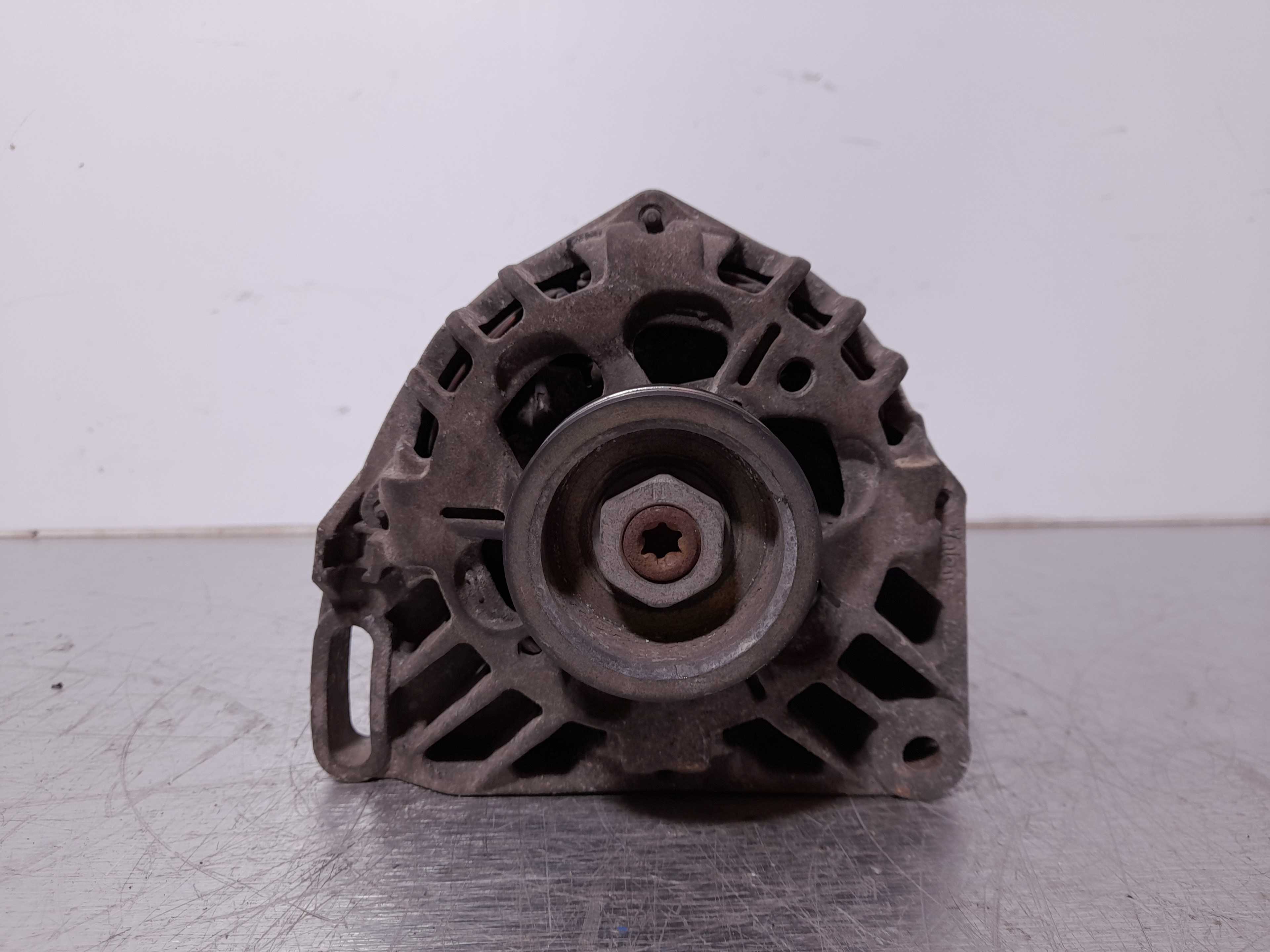 Recambio de alternador para renault clio ii fase ii (b/cb0) authentique referencia OEM IAM 8200064344 VALEO 75A