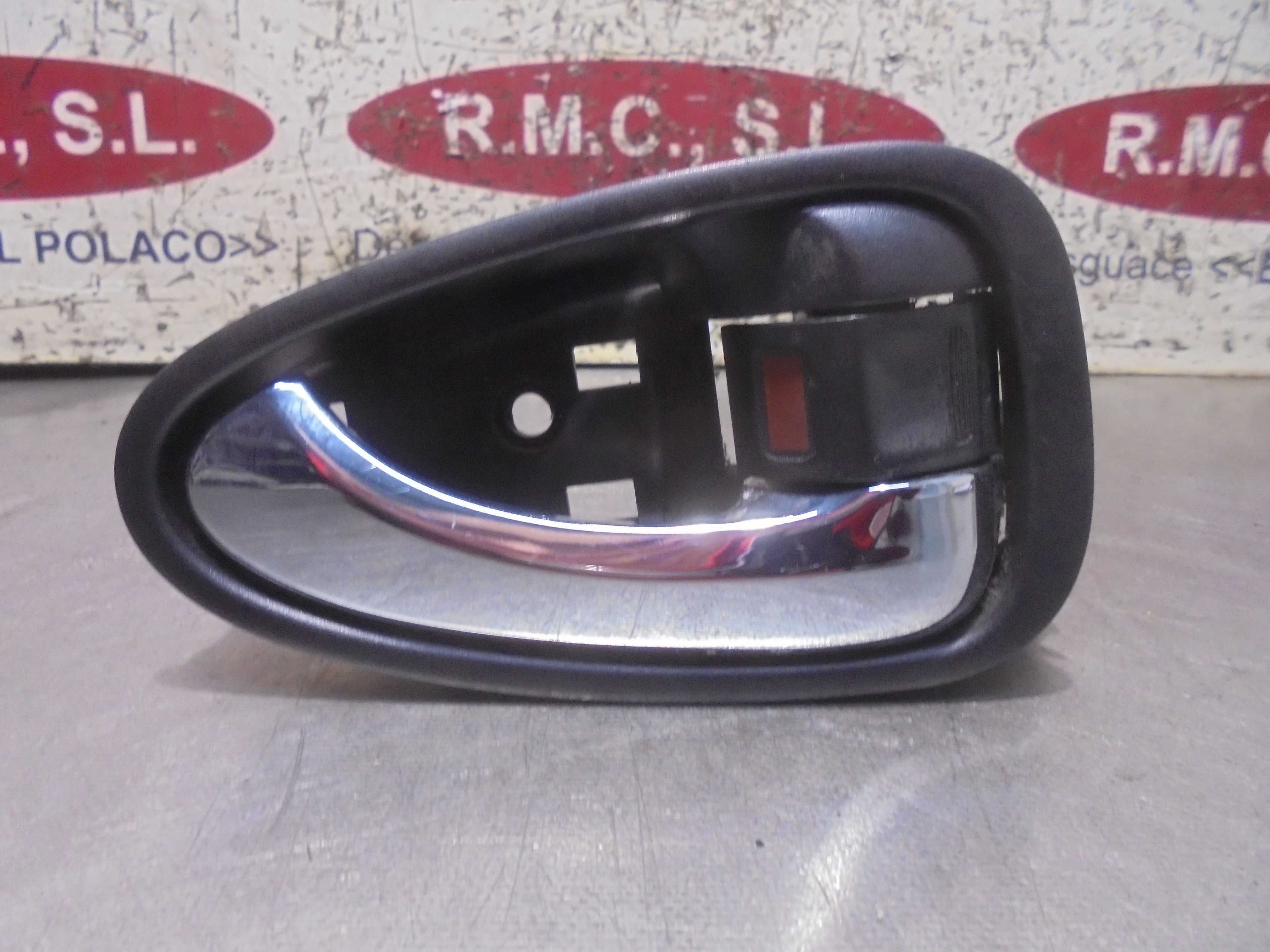 Recambio de maneta interior delantera derecha para toyota avensis cross sport (t27) active referencia OEM IAM   