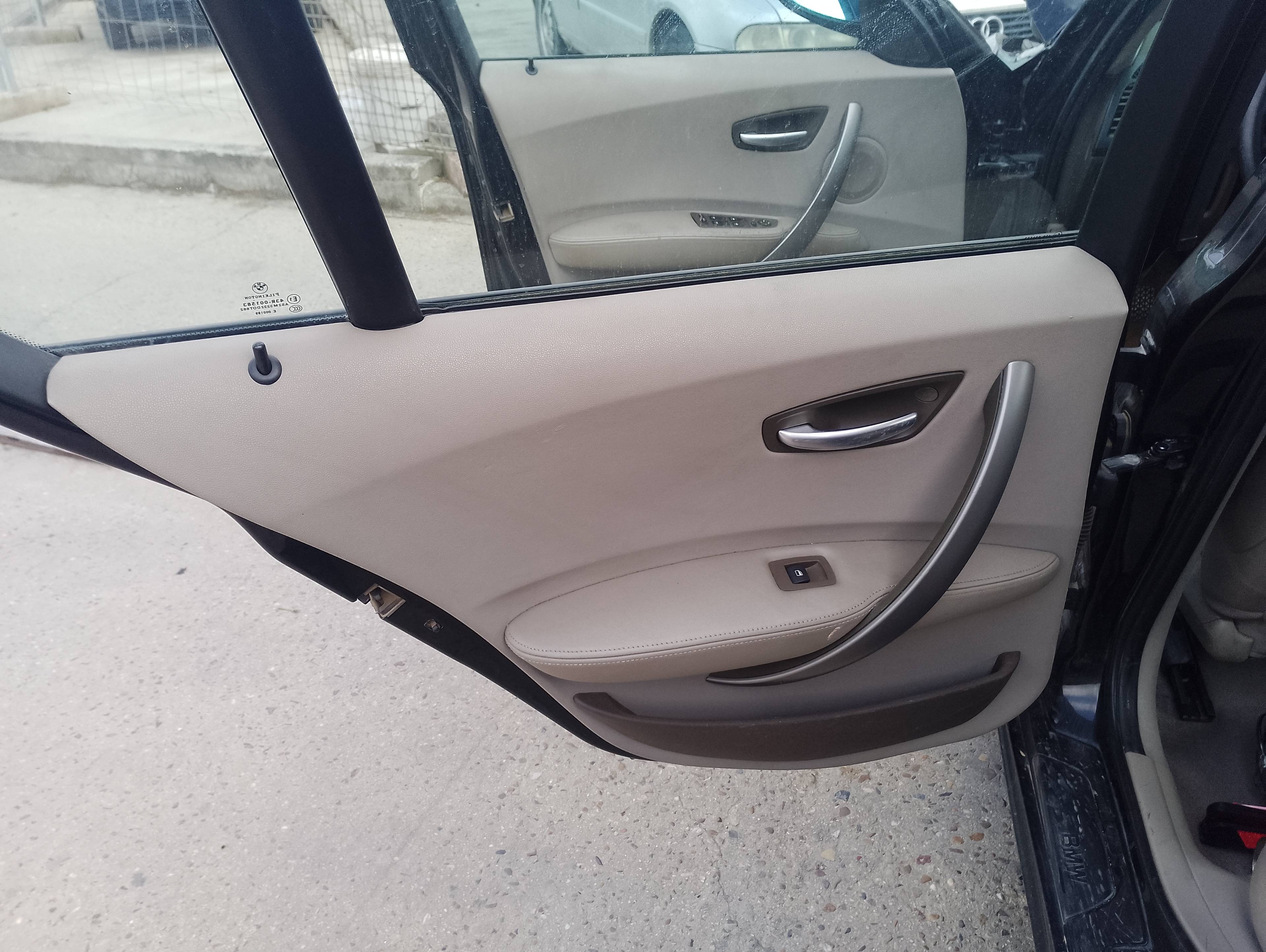 Recambio de guarnecido puerta trasera izquierda para bmw serie 1 berlina (e81/e87) 118d referencia OEM IAM   